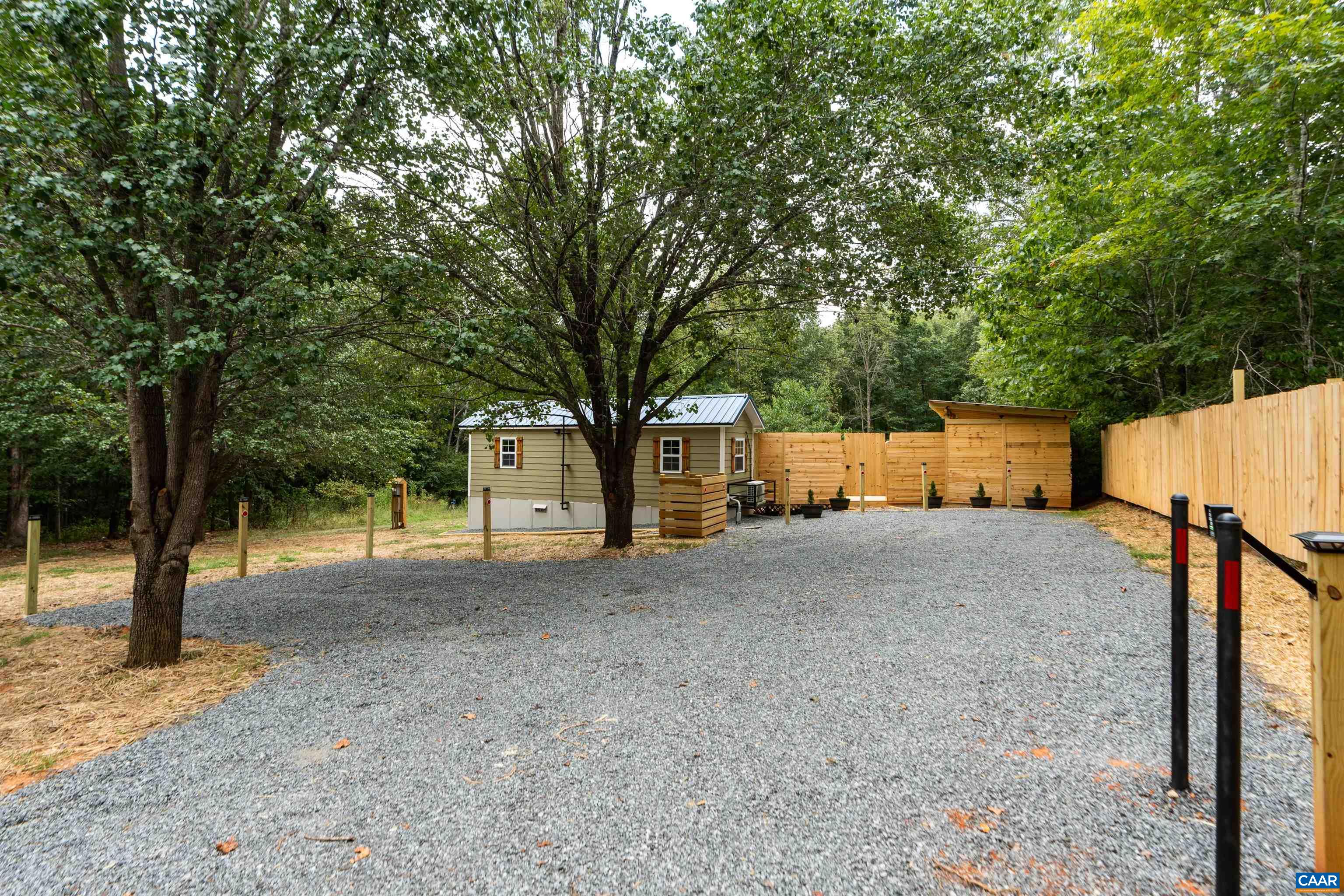2082 WHITE ROCK RD