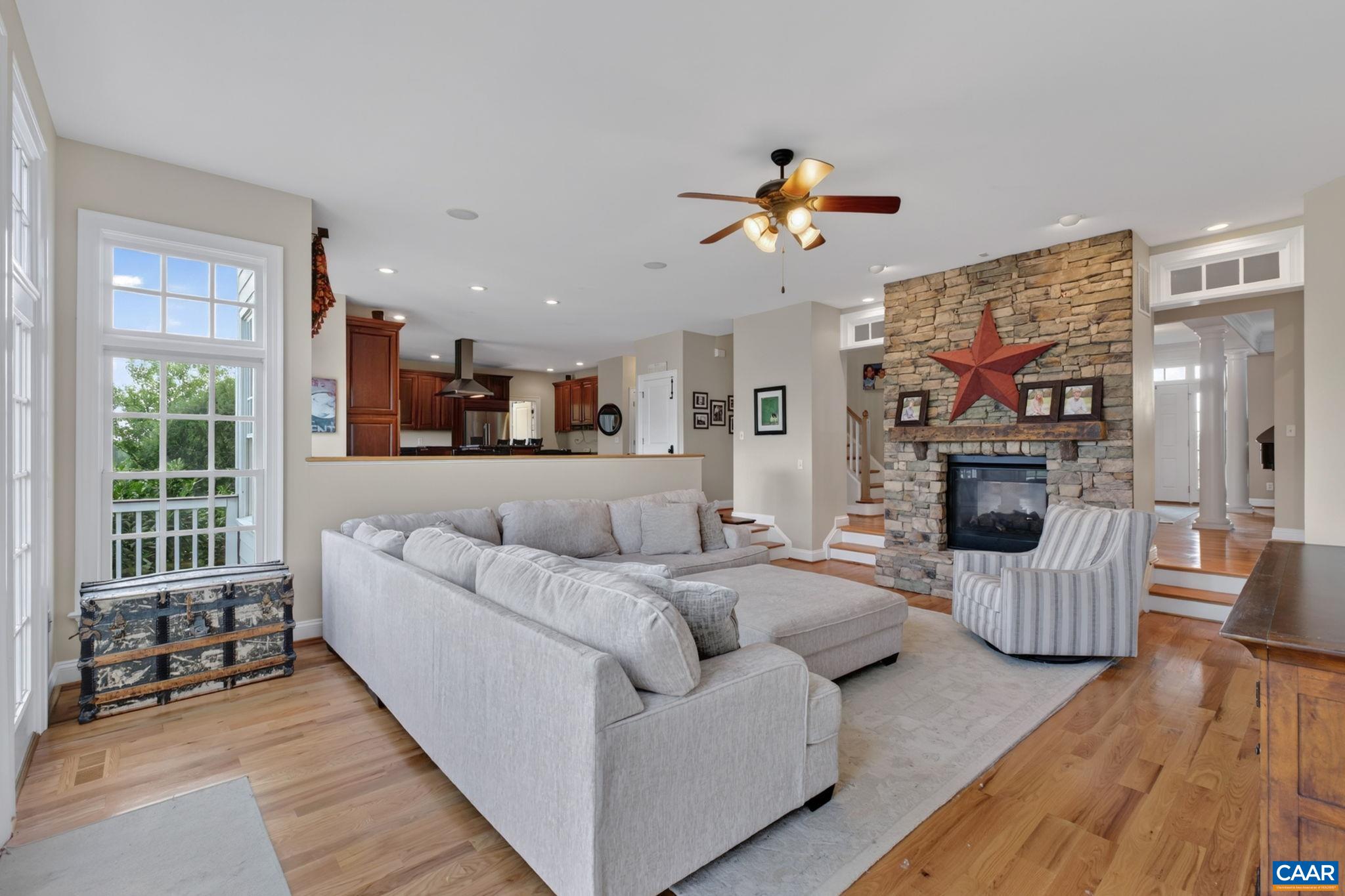 6412 WOODBOURNE LN