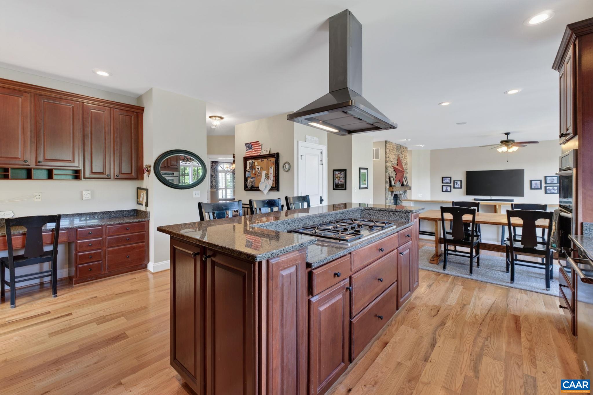 6412 WOODBOURNE LN