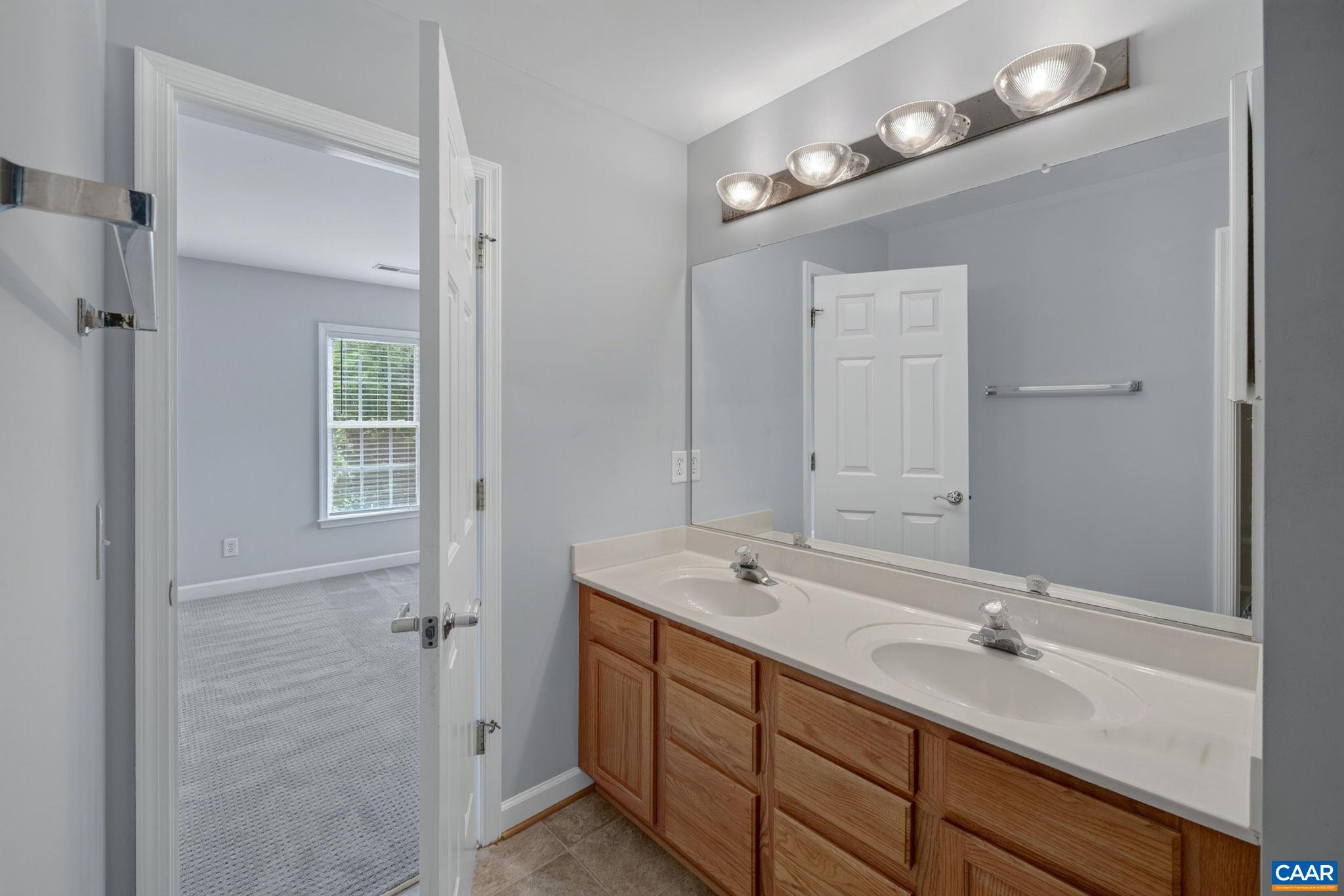2309 RAVENSWOOD CT