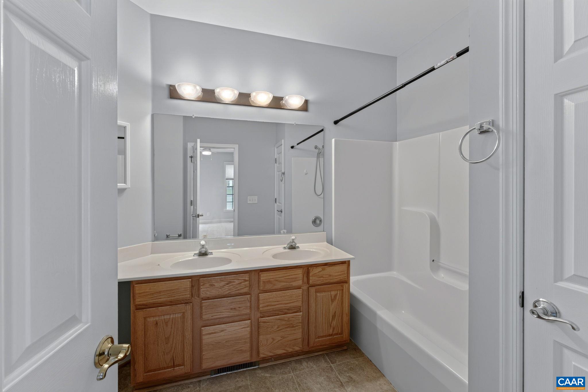 2309 RAVENSWOOD CT