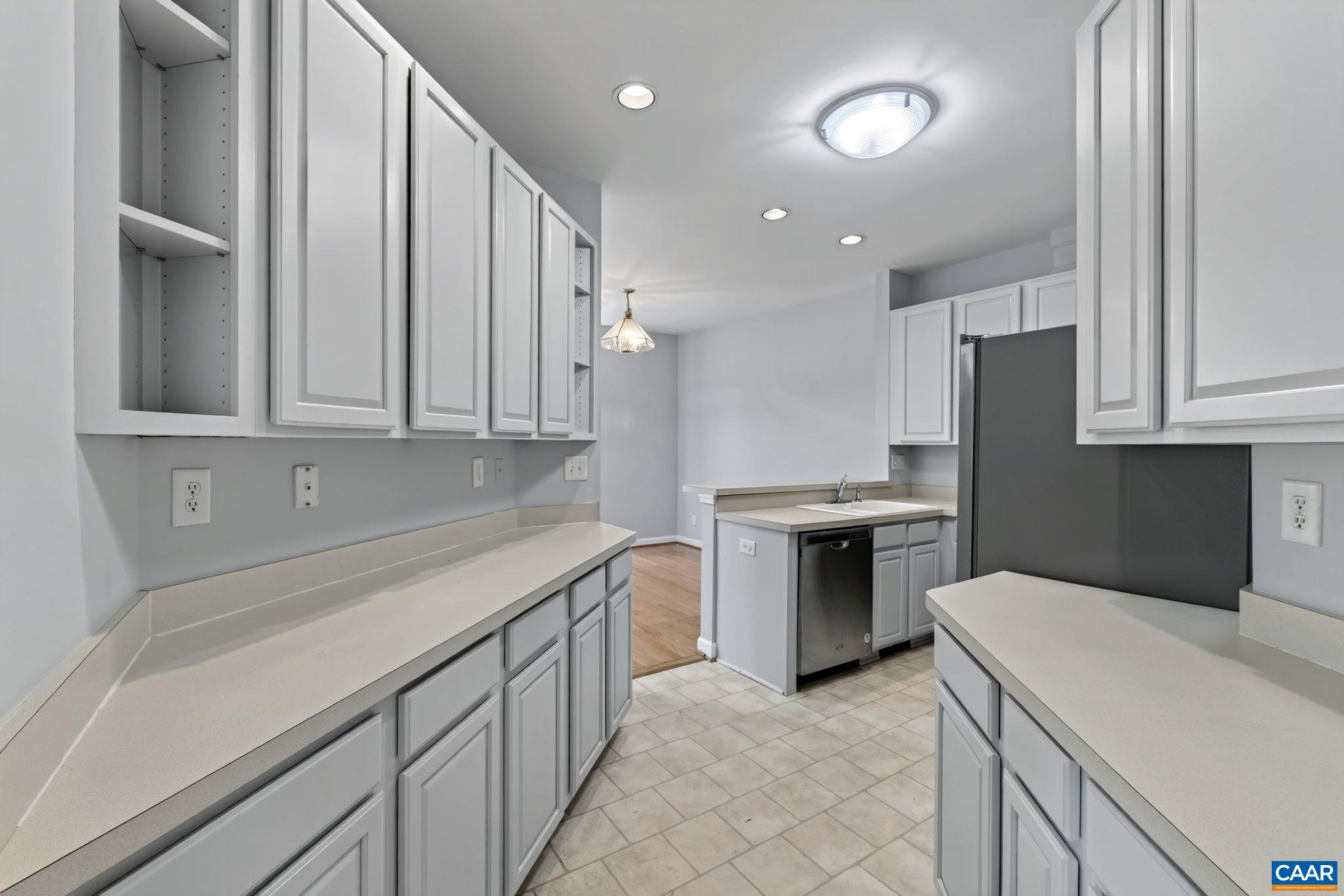 2309 RAVENSWOOD CT