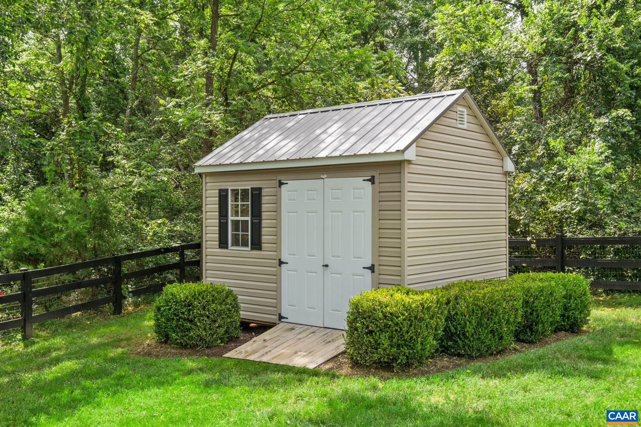 176 SOUTHRIDGE DR