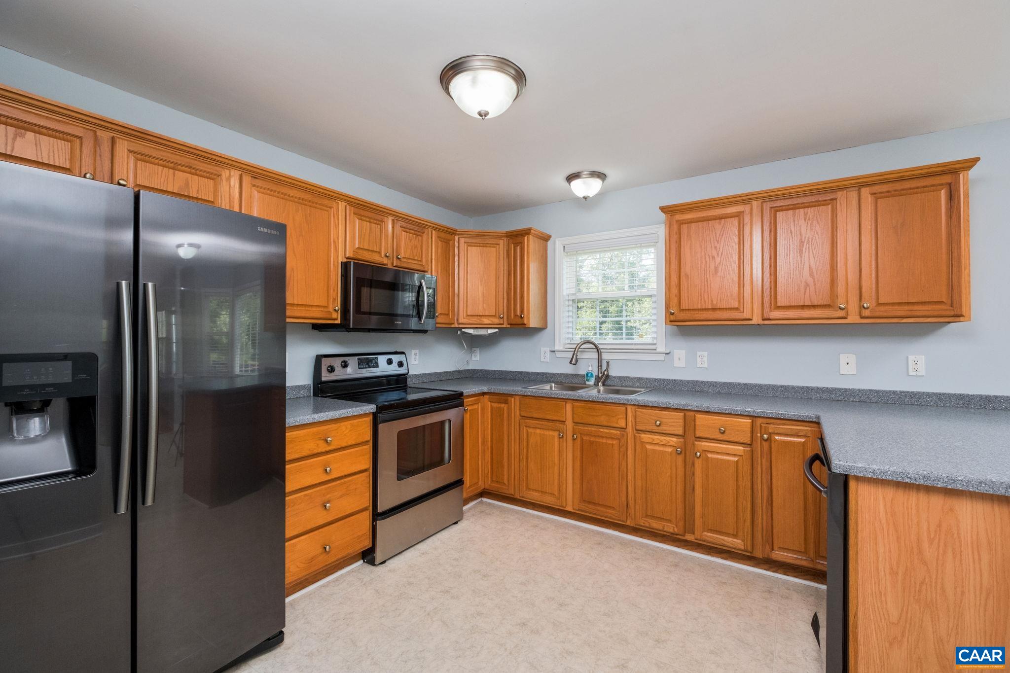 176 SOUTHRIDGE DR