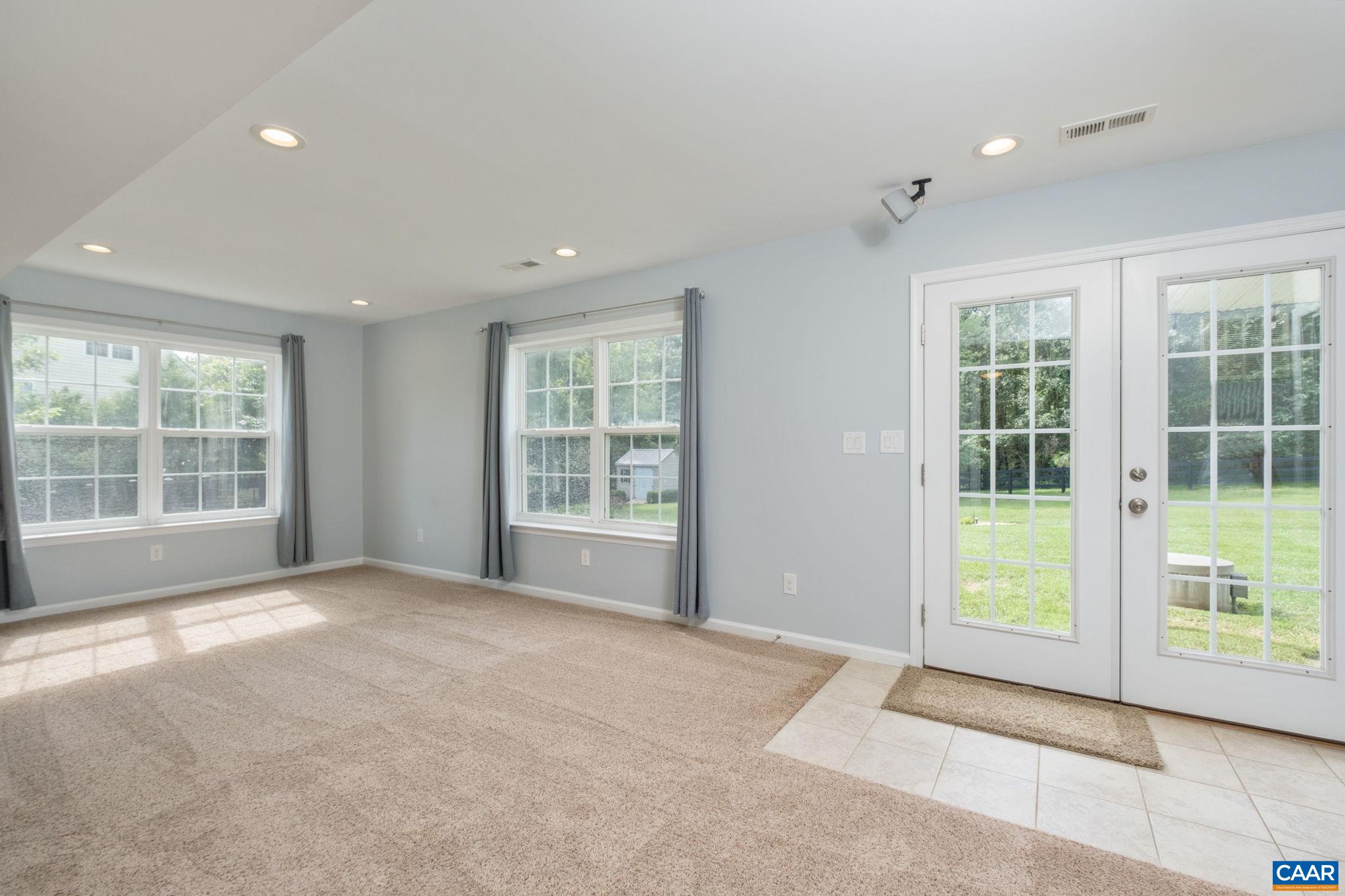 176 SOUTHRIDGE DR