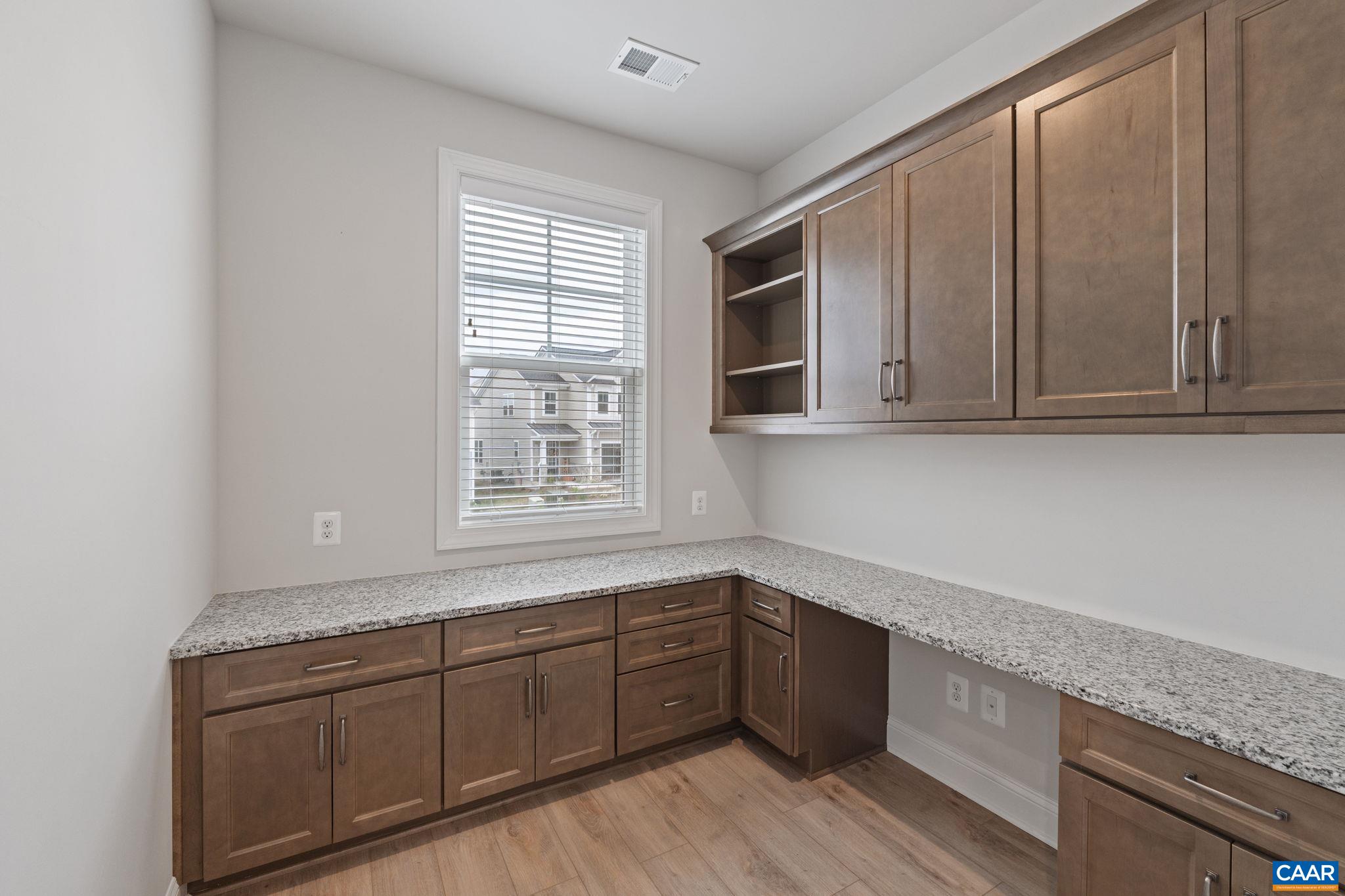 136 RIDGELINE DR