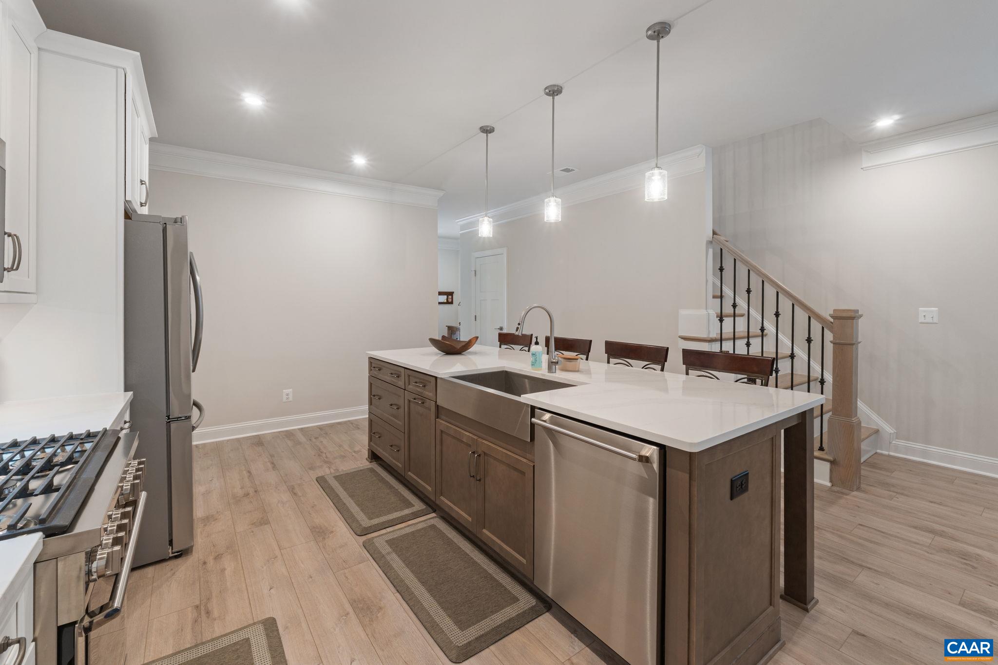 136 RIDGELINE DR