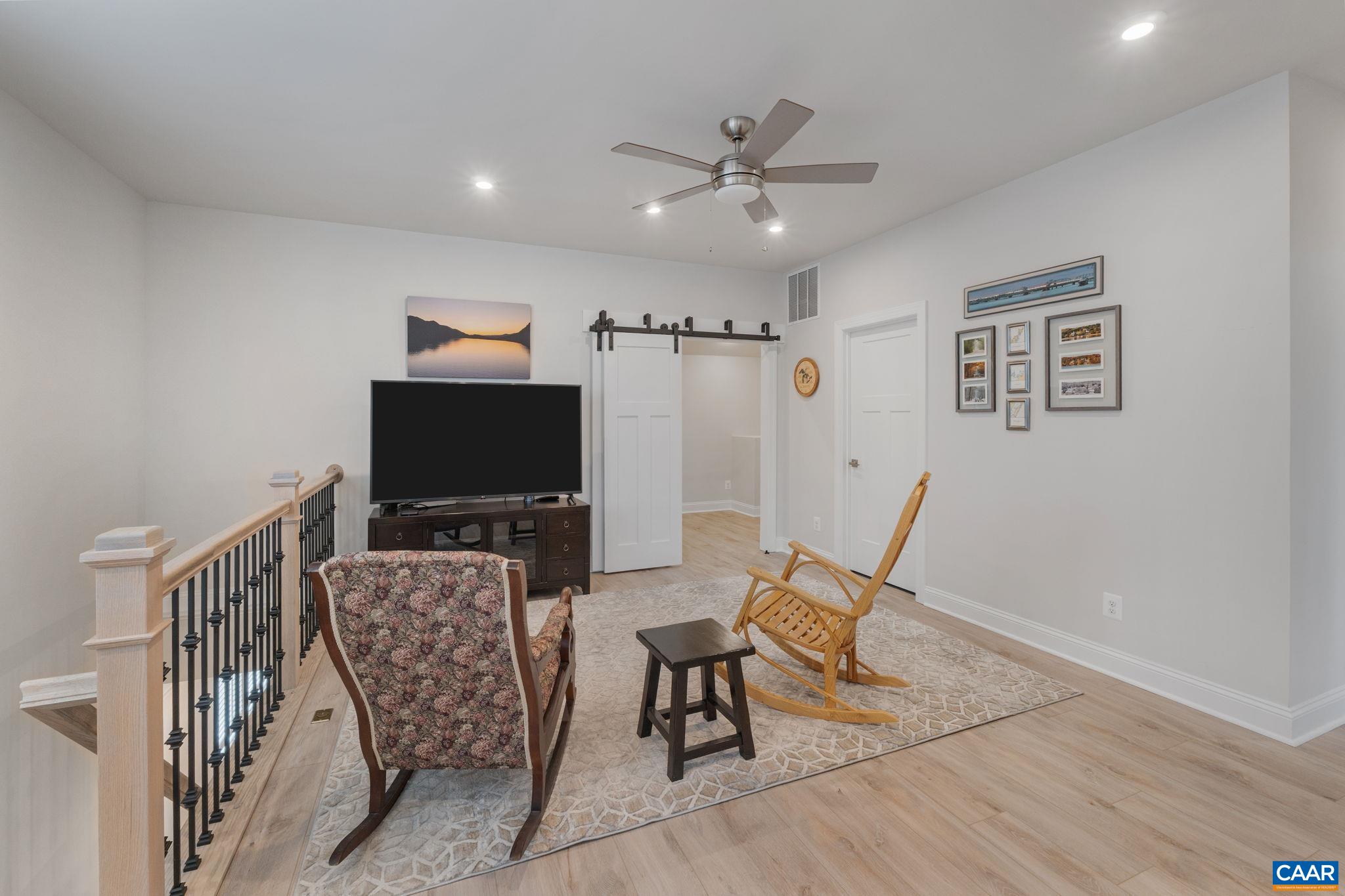 136 RIDGELINE DR