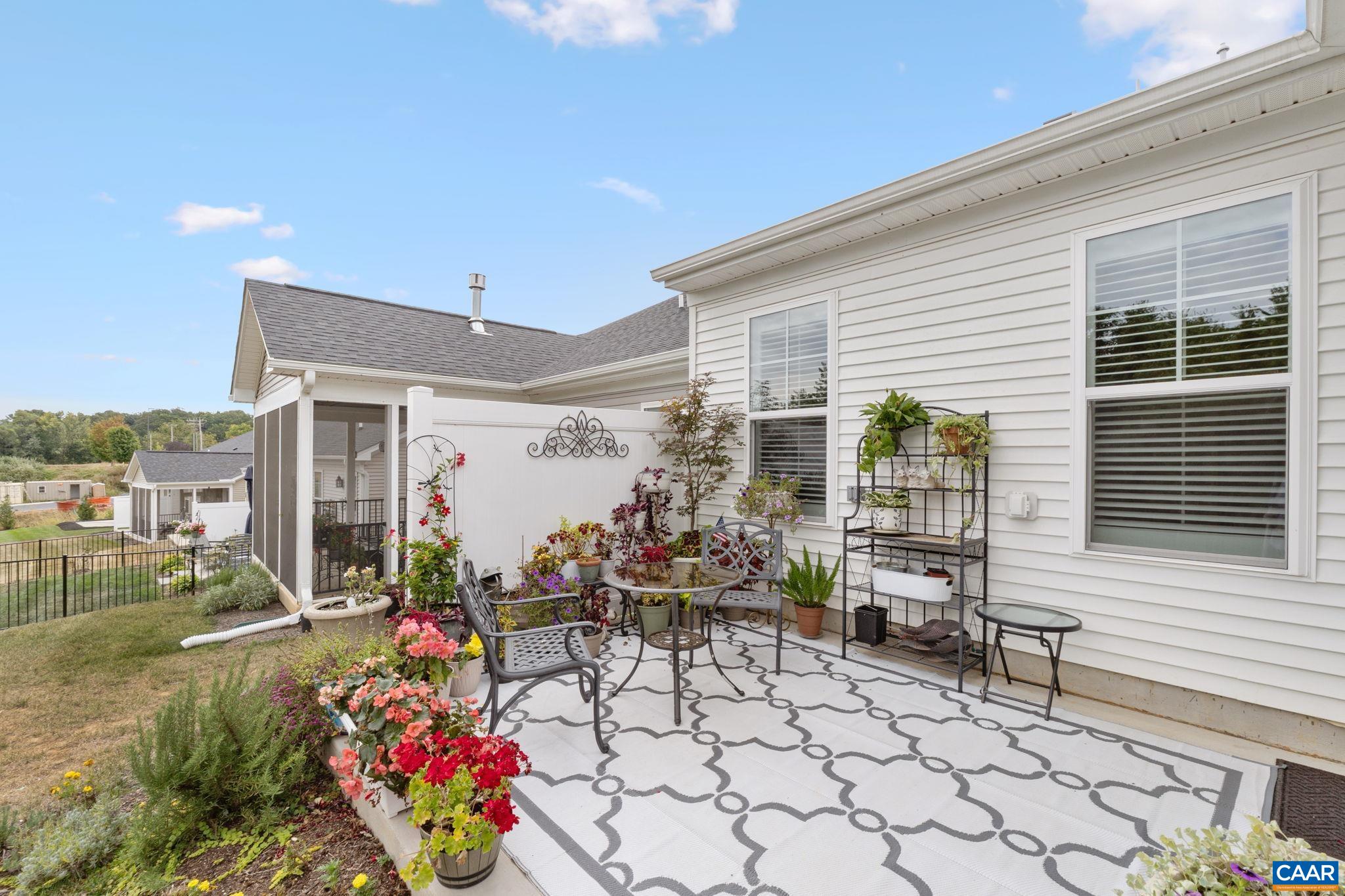 136 RIDGELINE DR