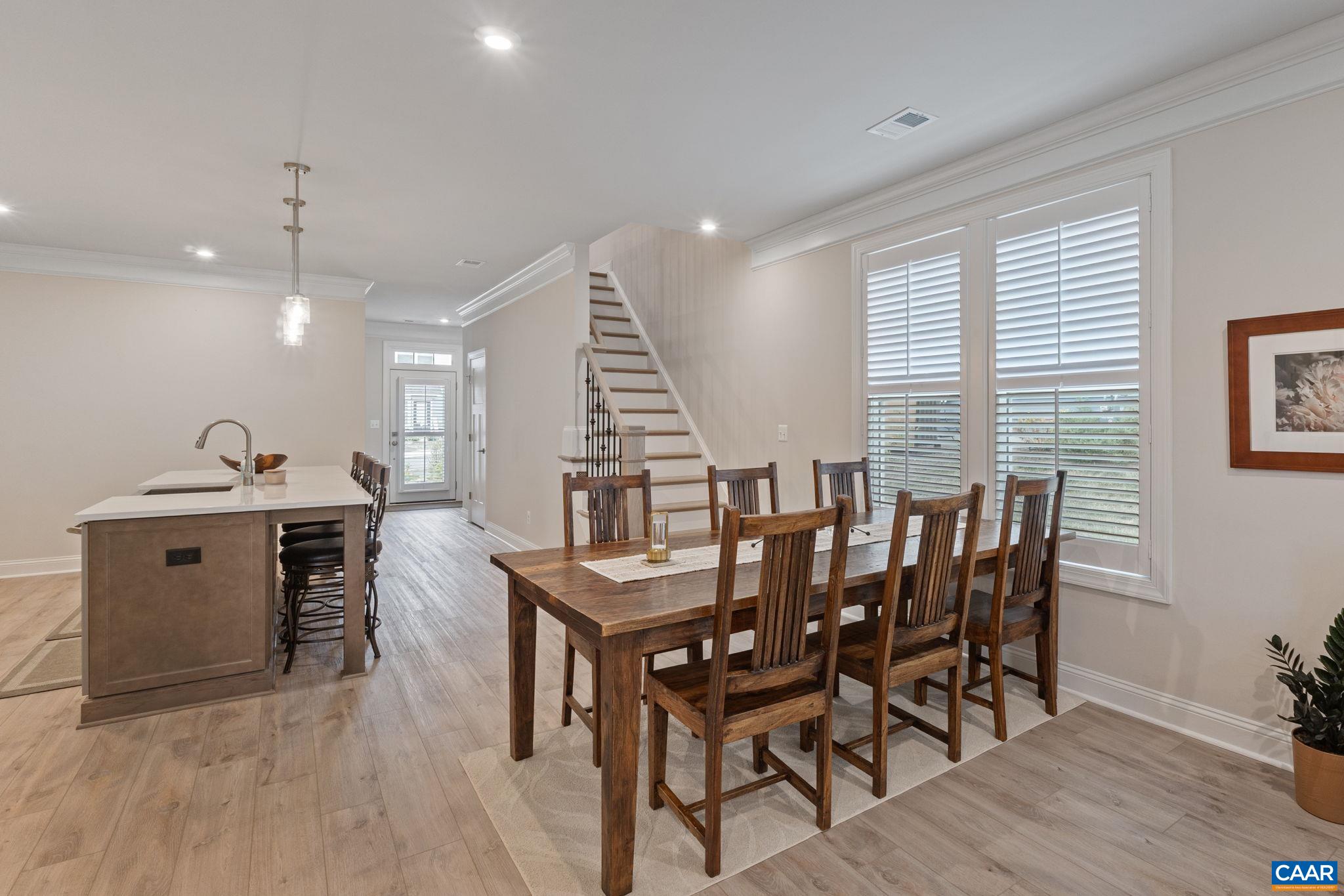 136 RIDGELINE DR
