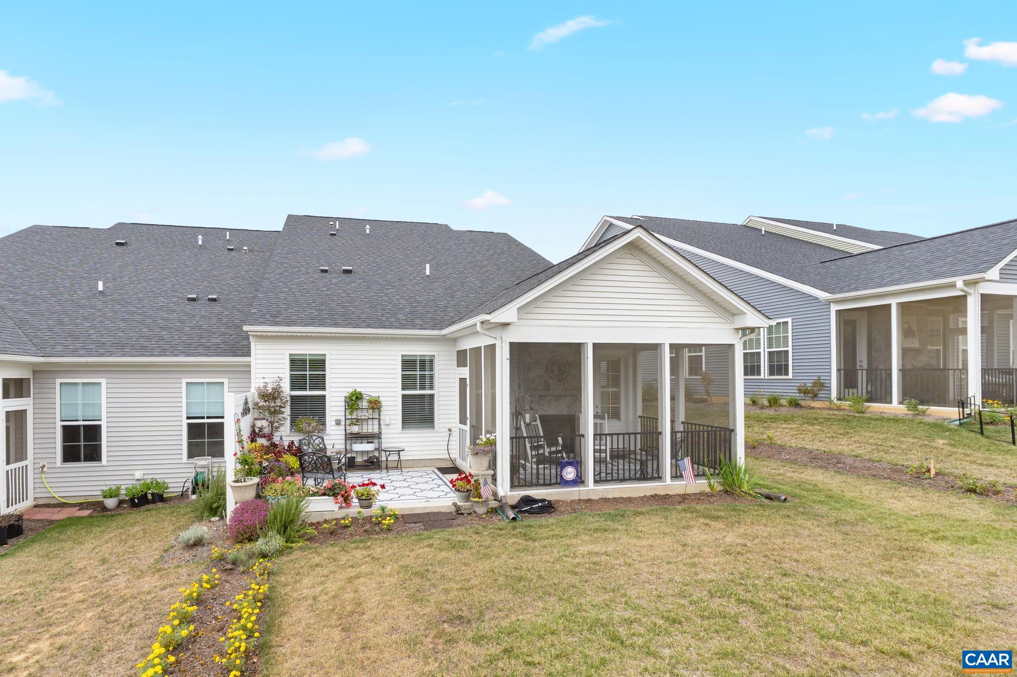 136 RIDGELINE DR