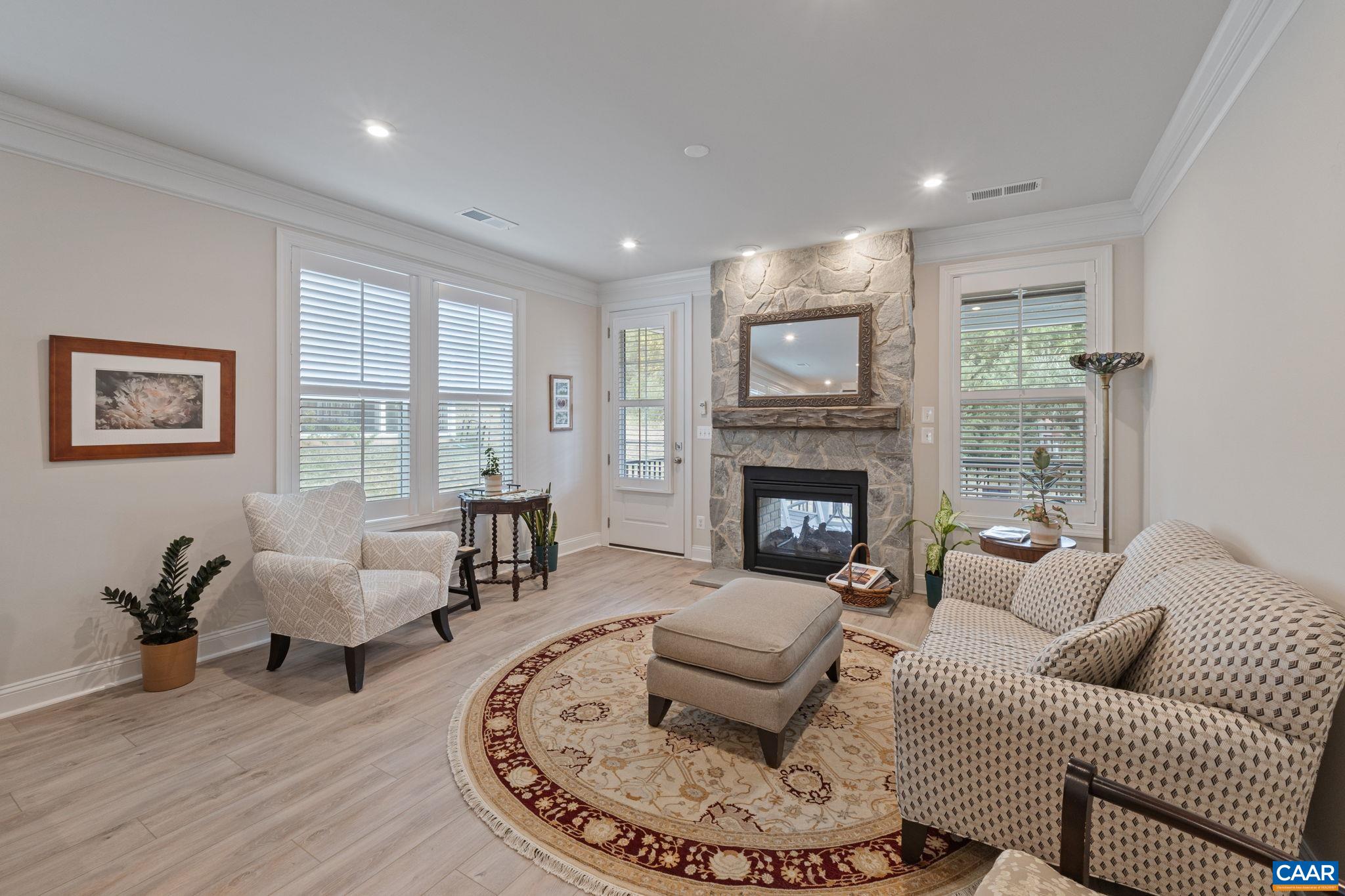 136 RIDGELINE DR