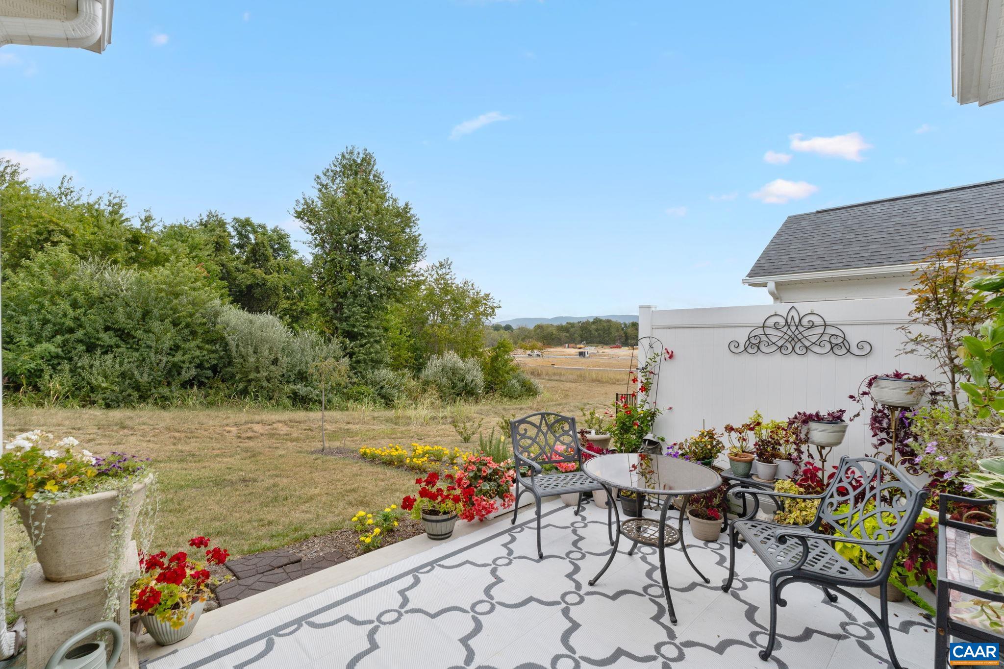 136 RIDGELINE DR