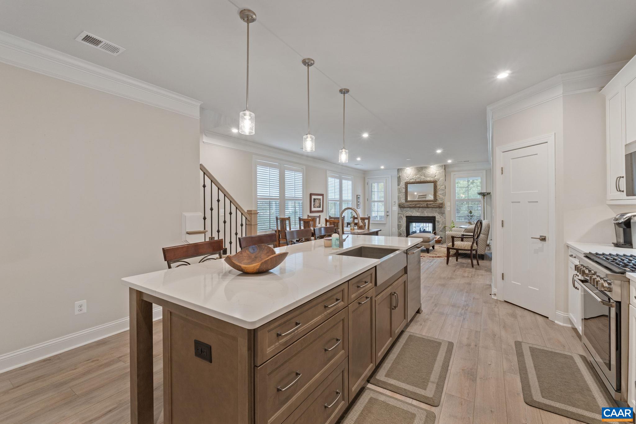 136 RIDGELINE DR