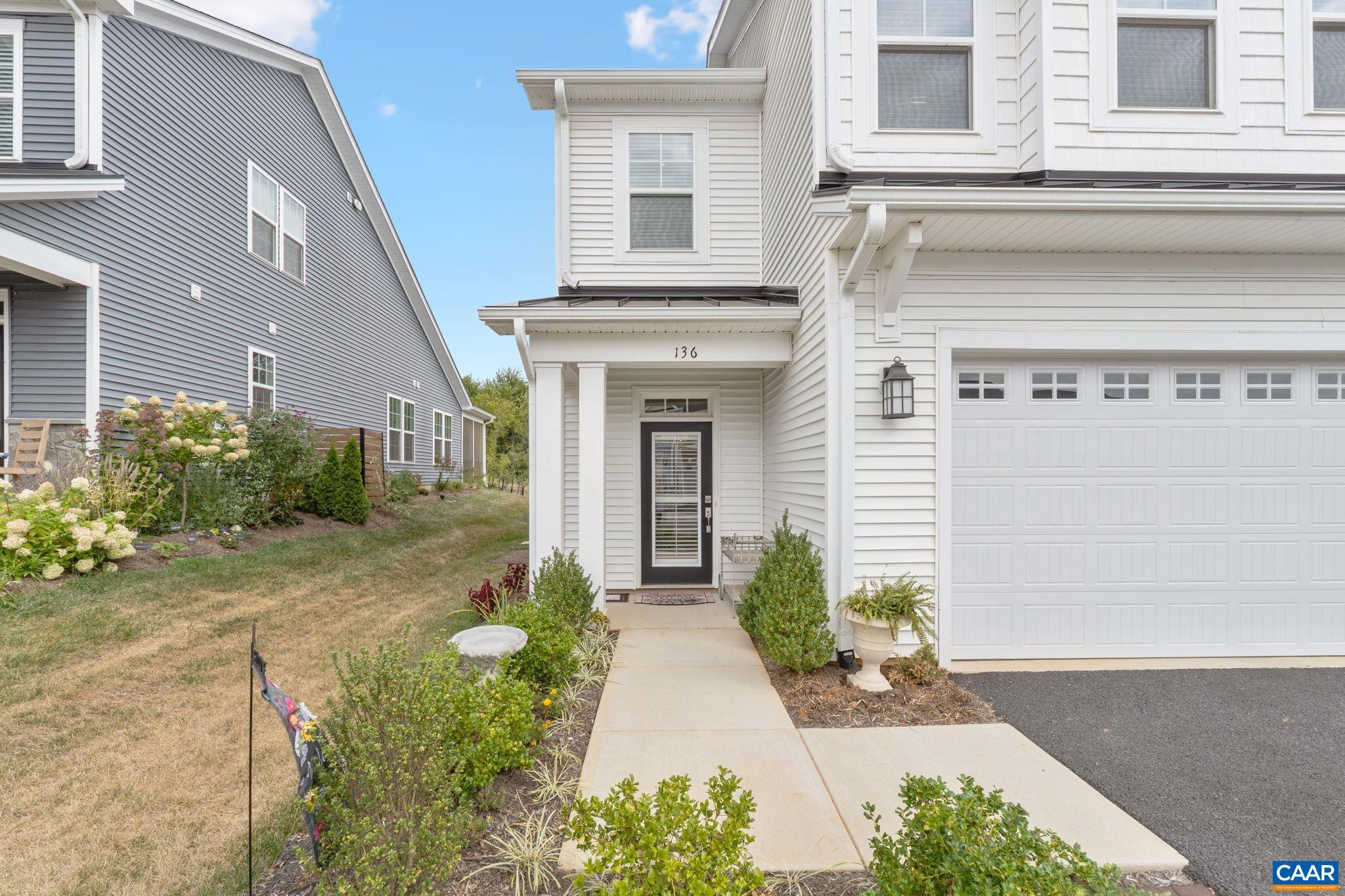 136 RIDGELINE DR