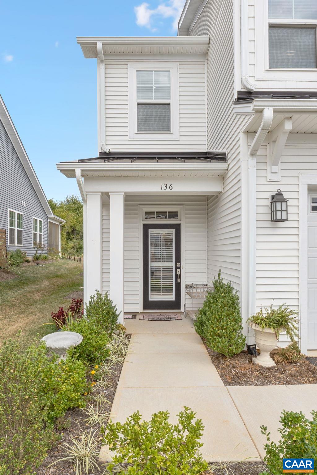 136 RIDGELINE DR