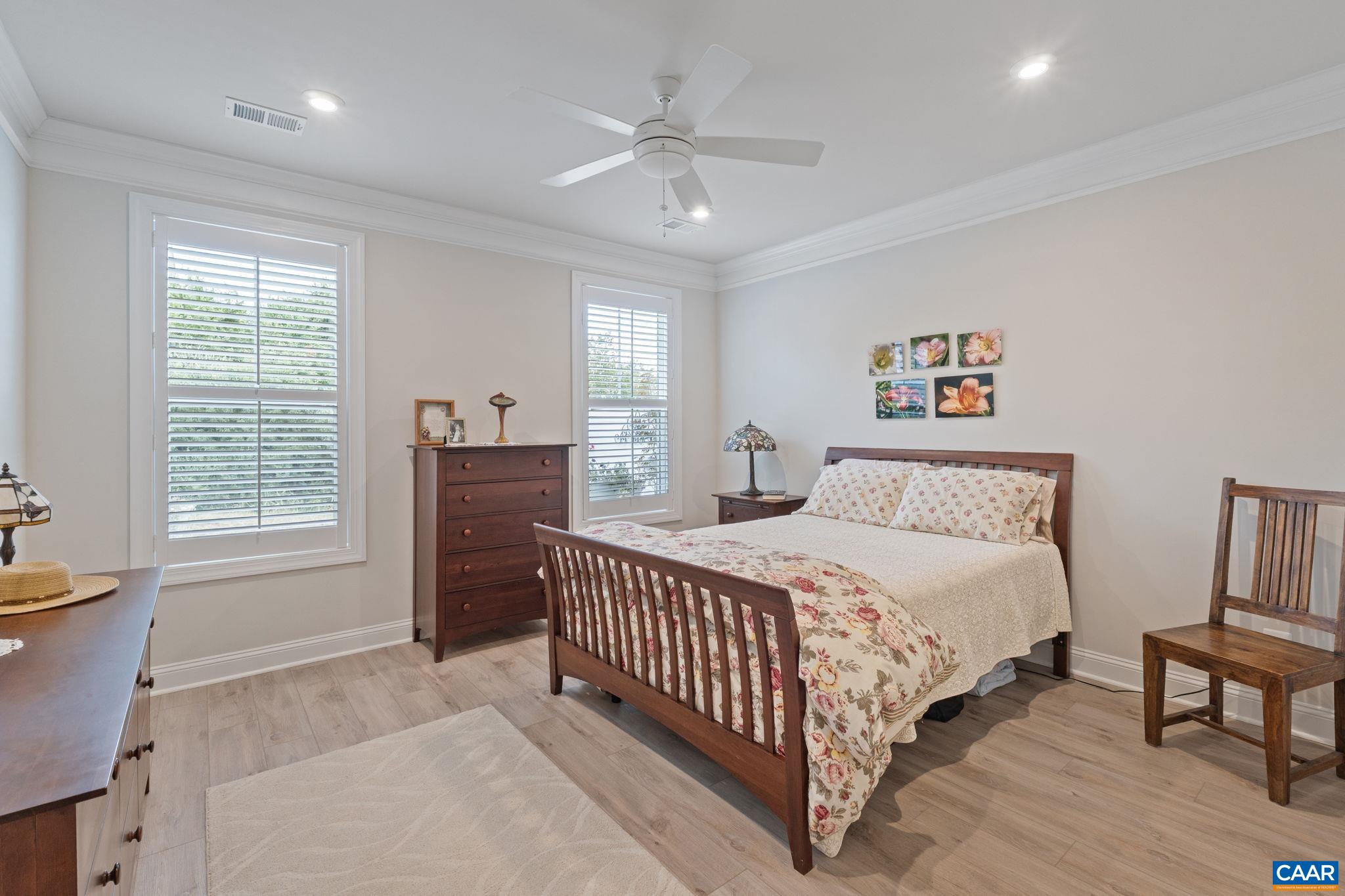 136 RIDGELINE DR