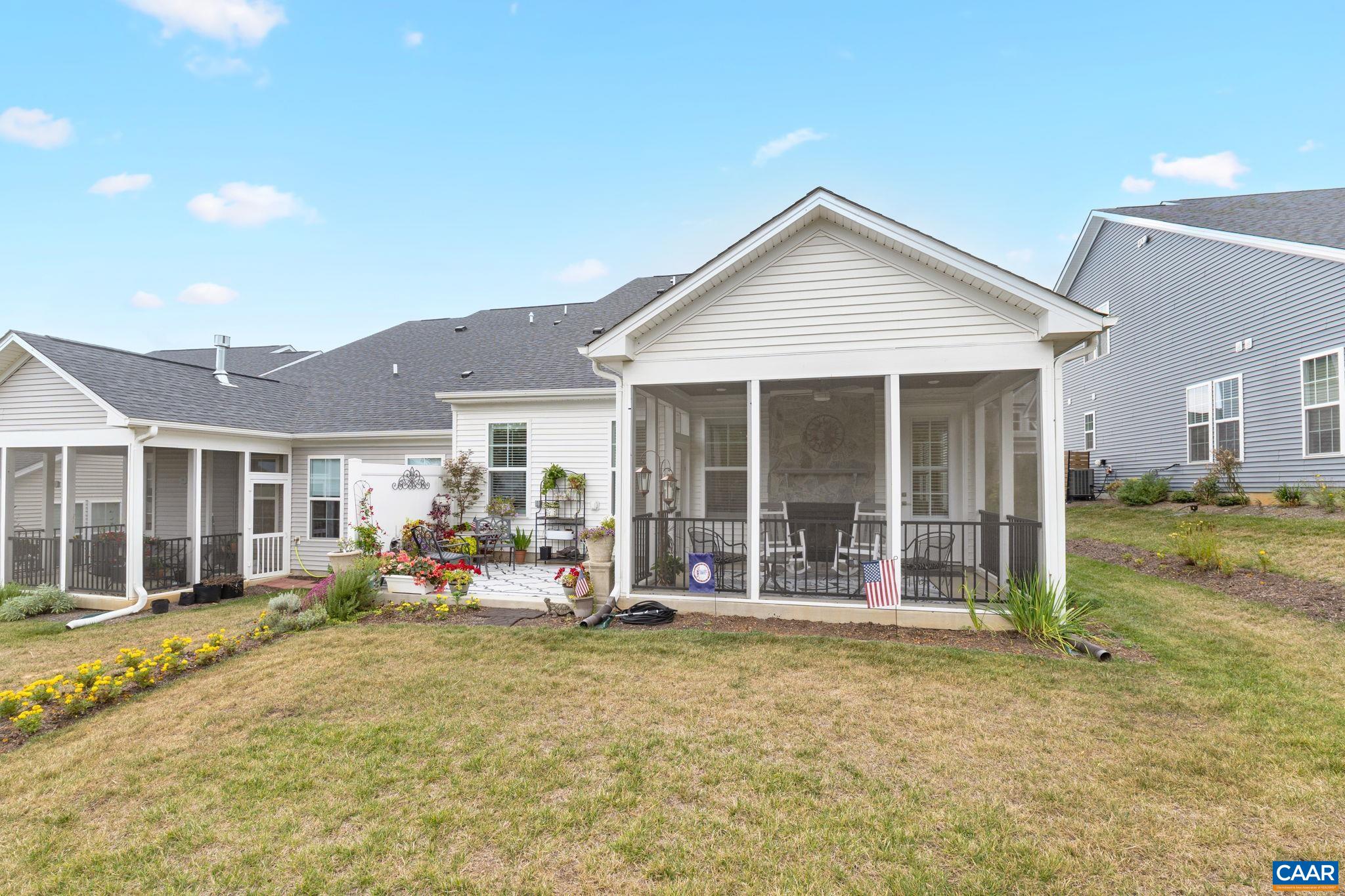 136 RIDGELINE DR