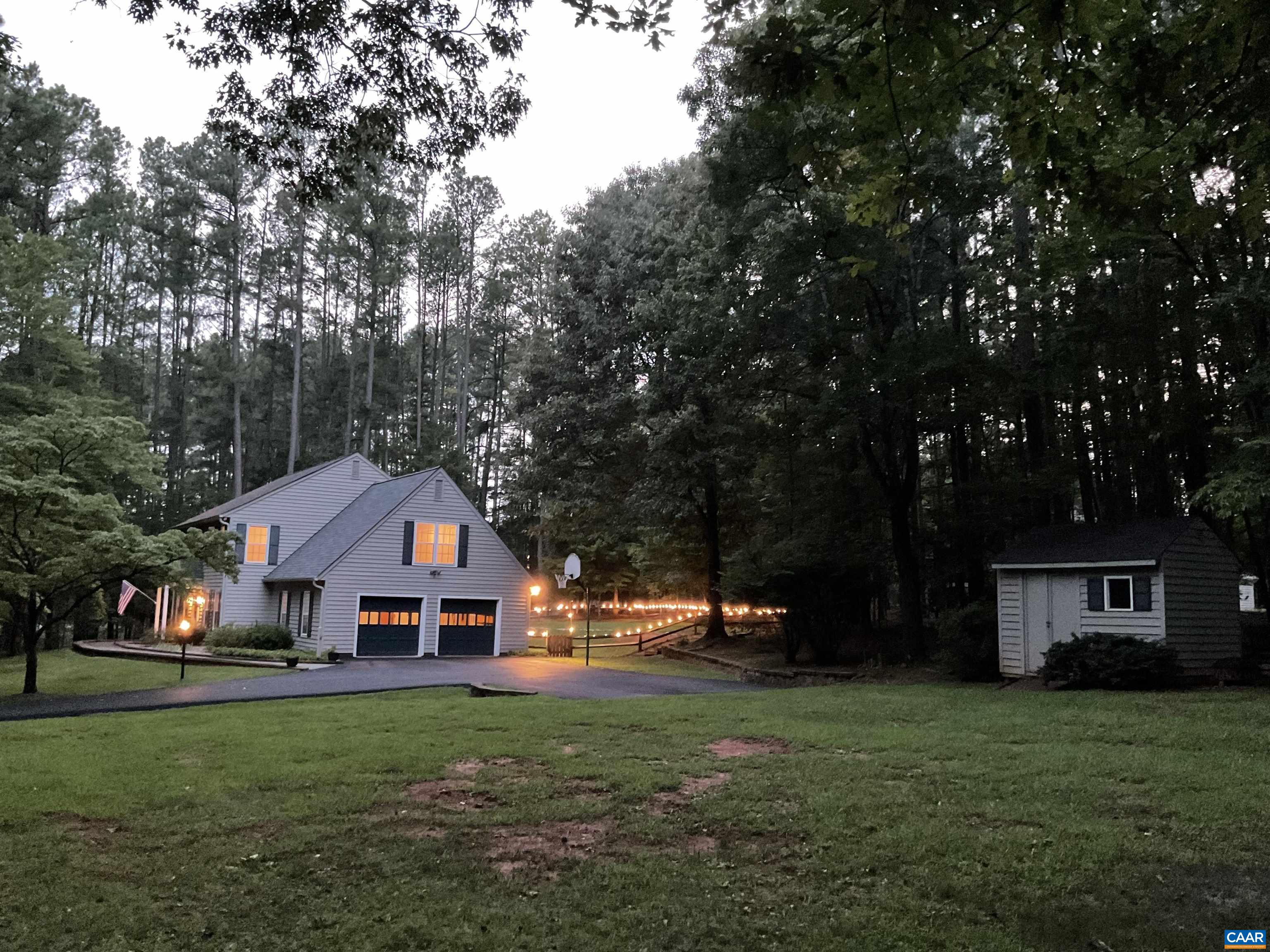 4390 CARRIAGE HILL DR