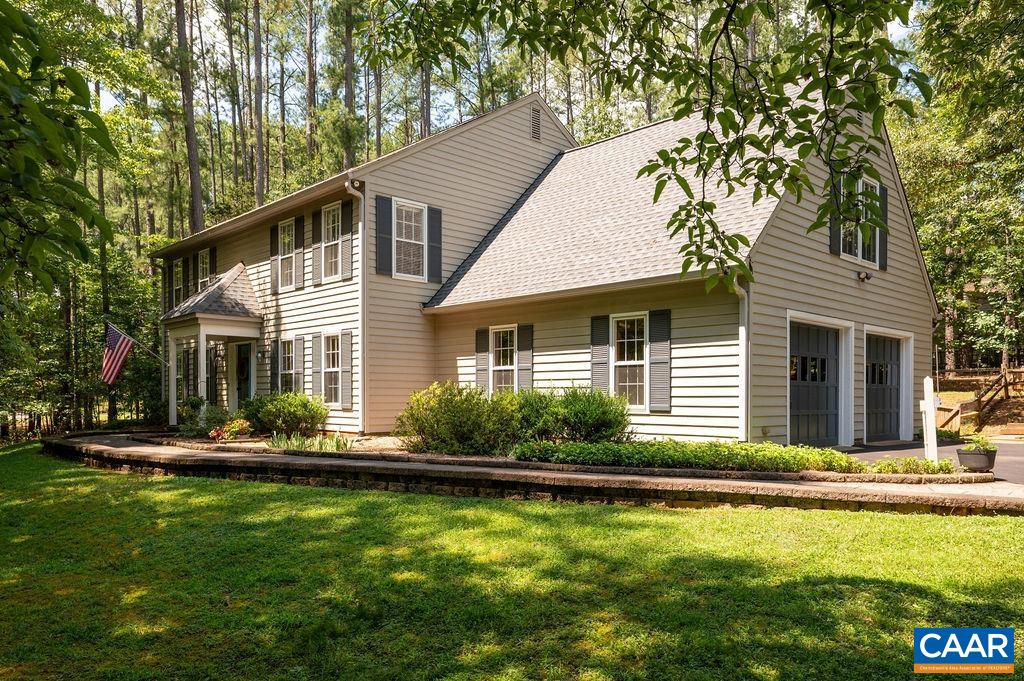 4390 CARRIAGE HILL DR