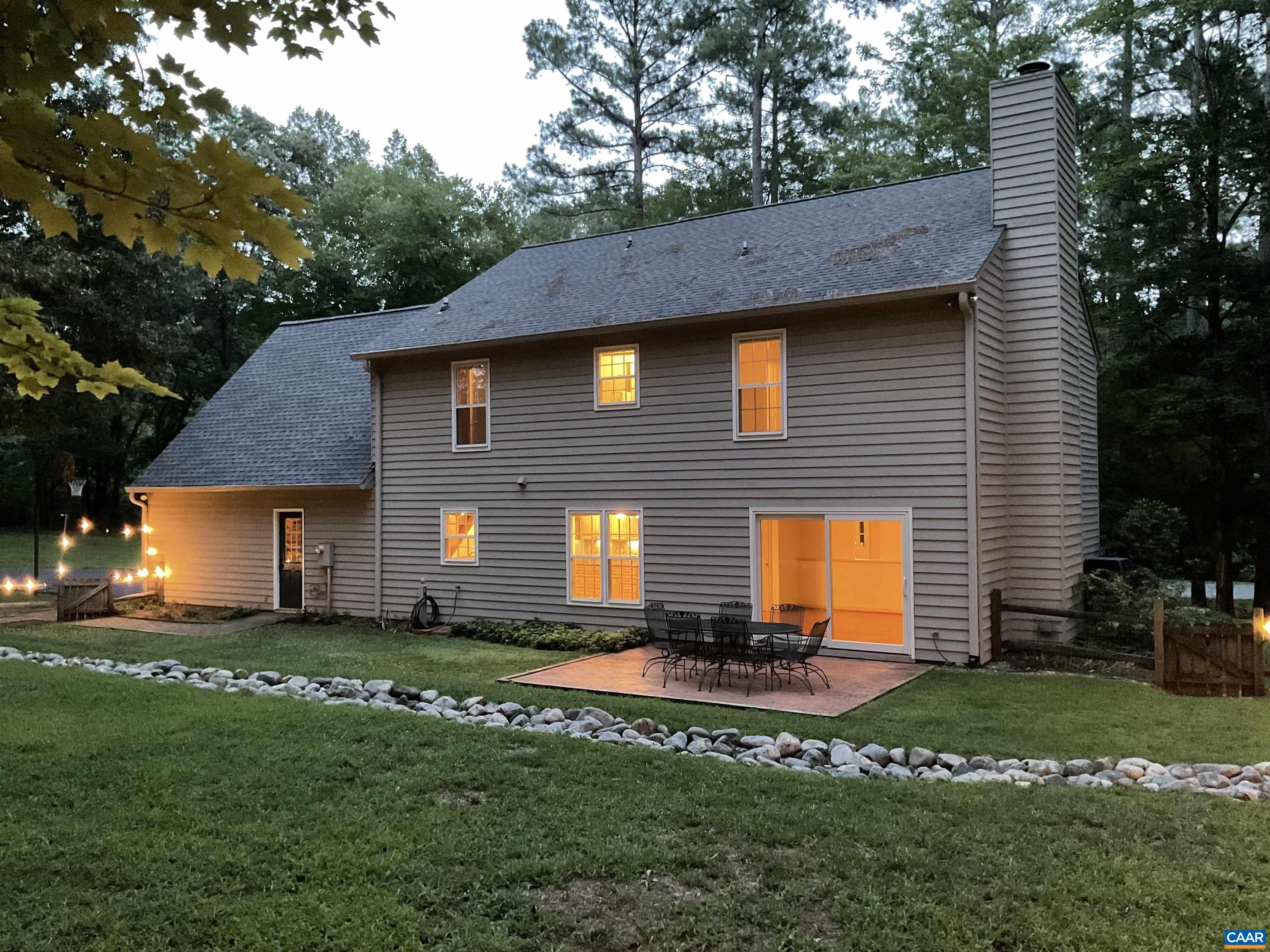 4390 CARRIAGE HILL DR