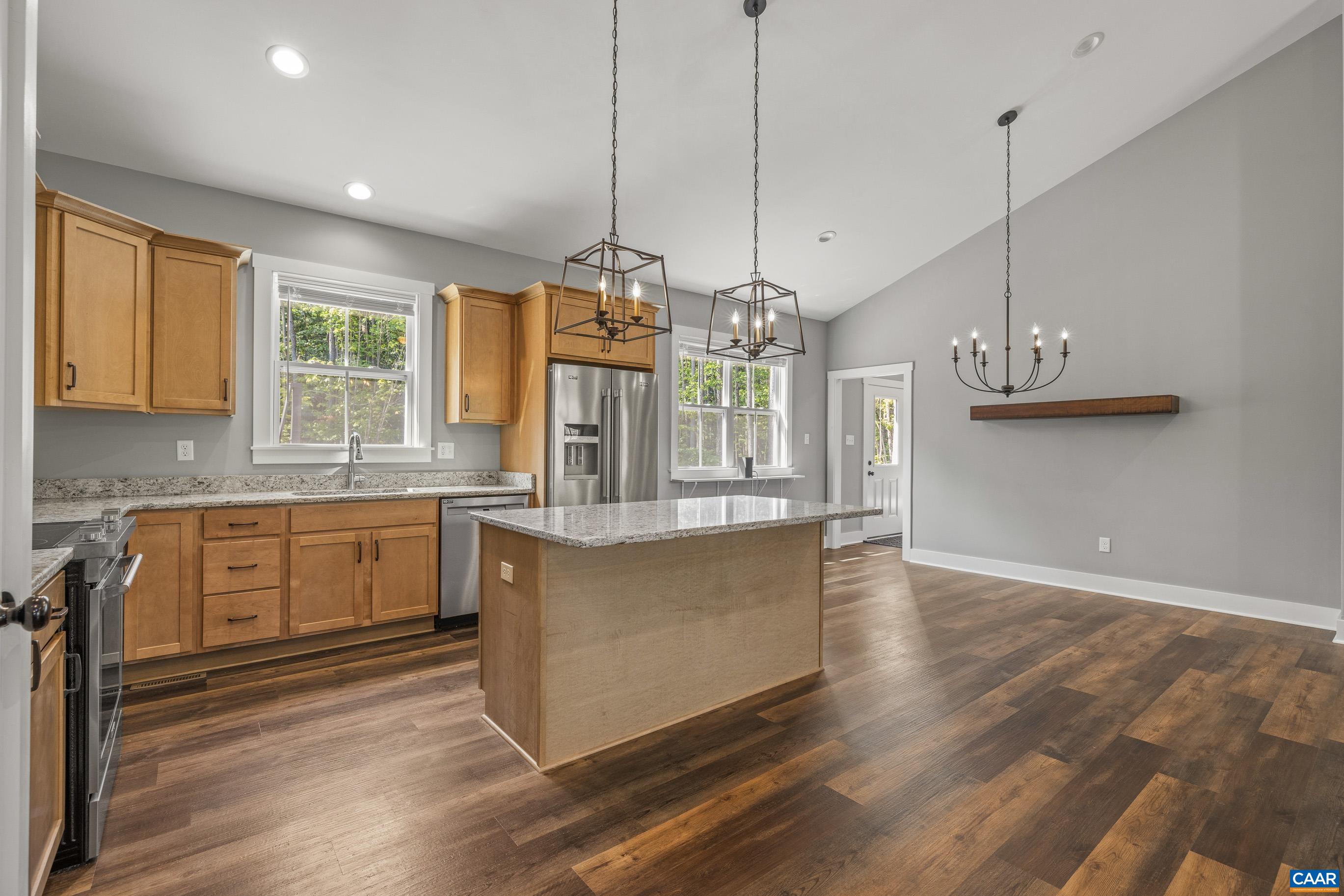 6 FOREST RIDGE LN