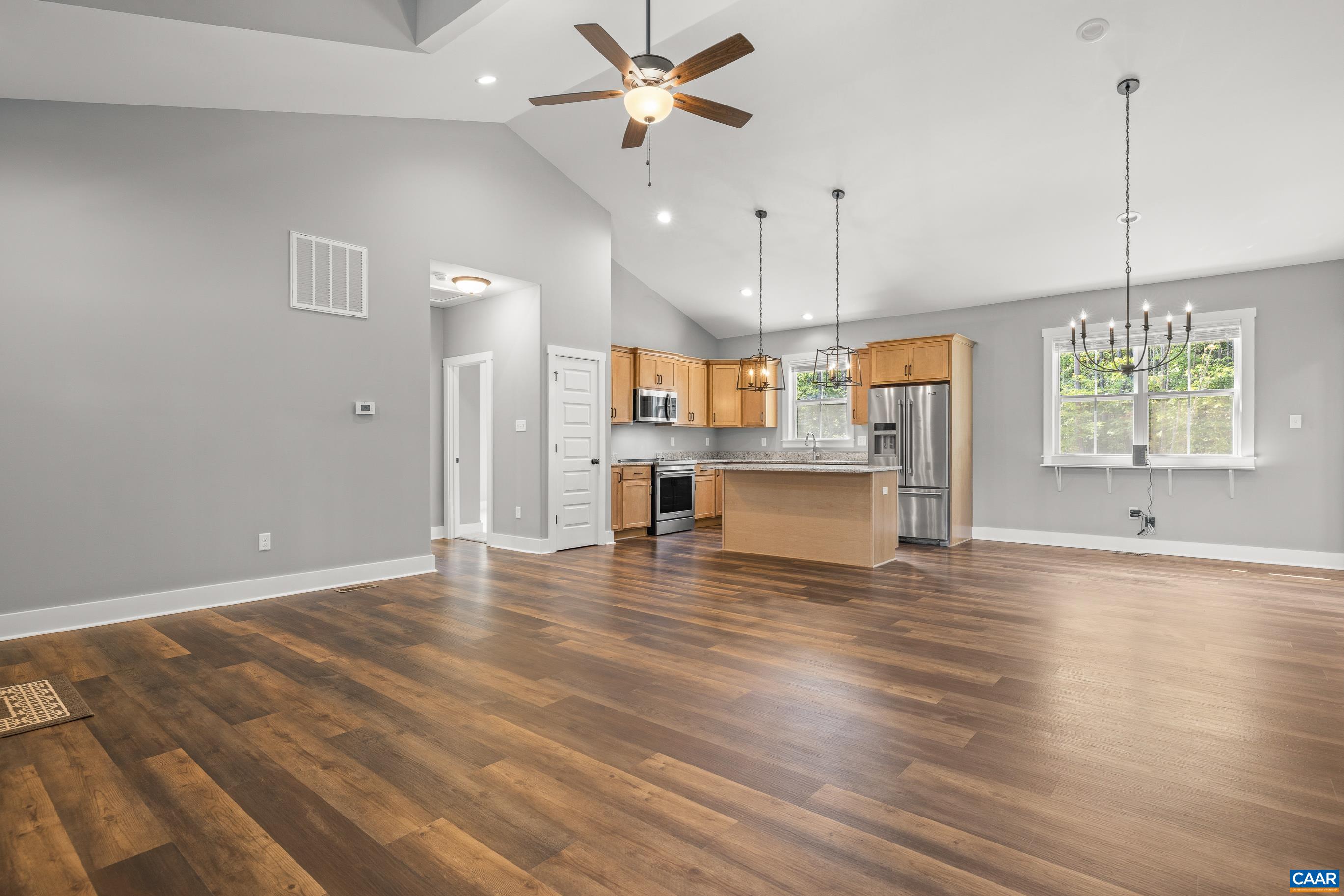 6 FOREST RIDGE LN