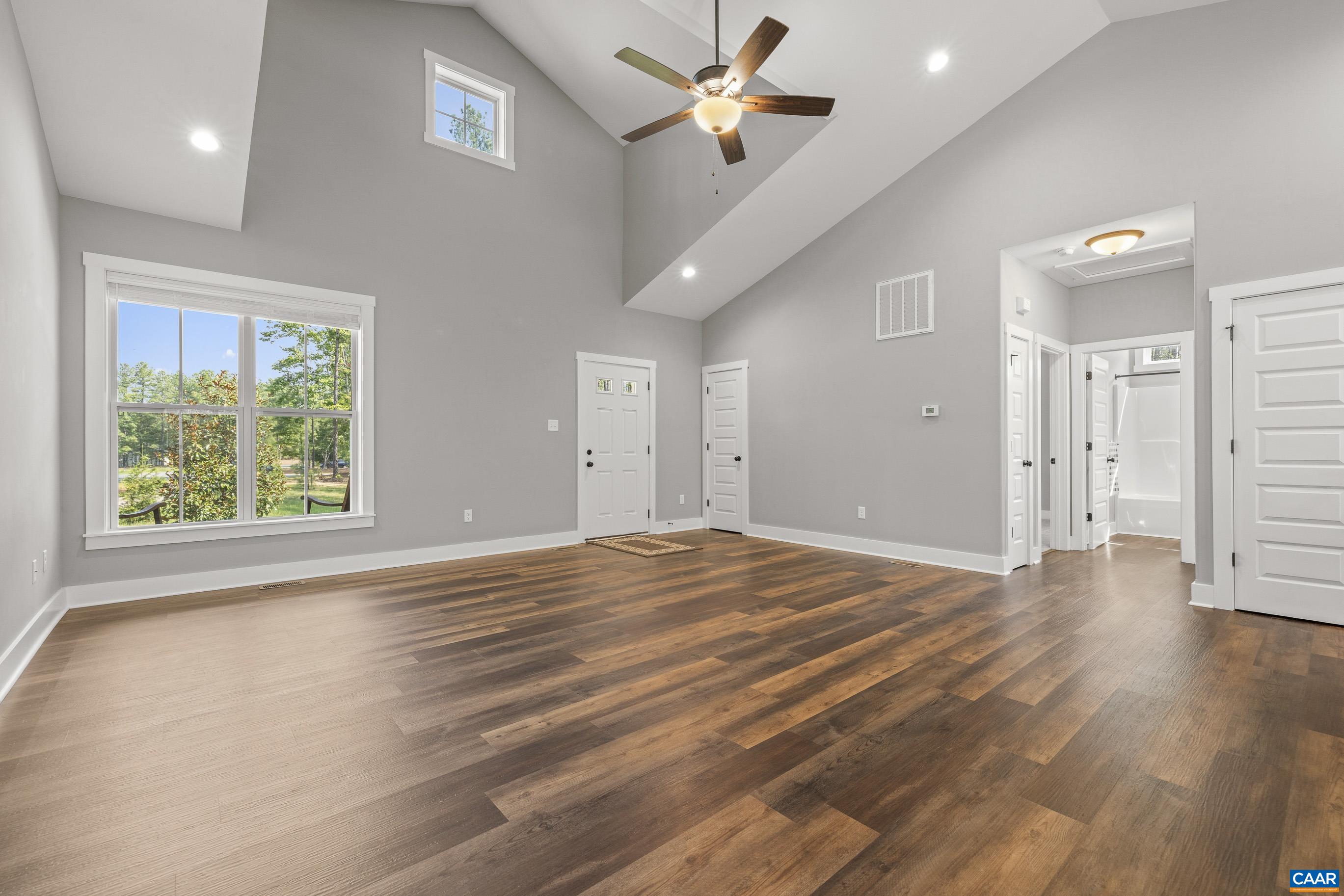 6 FOREST RIDGE LN