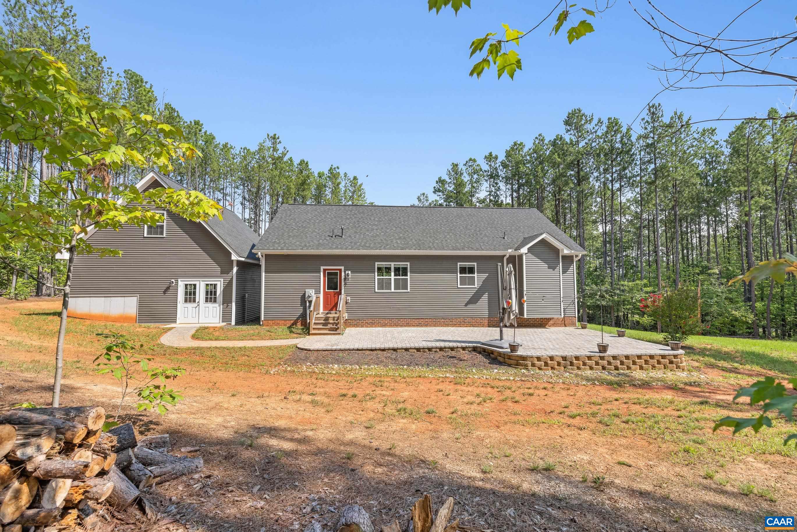 6 FOREST RIDGE LN