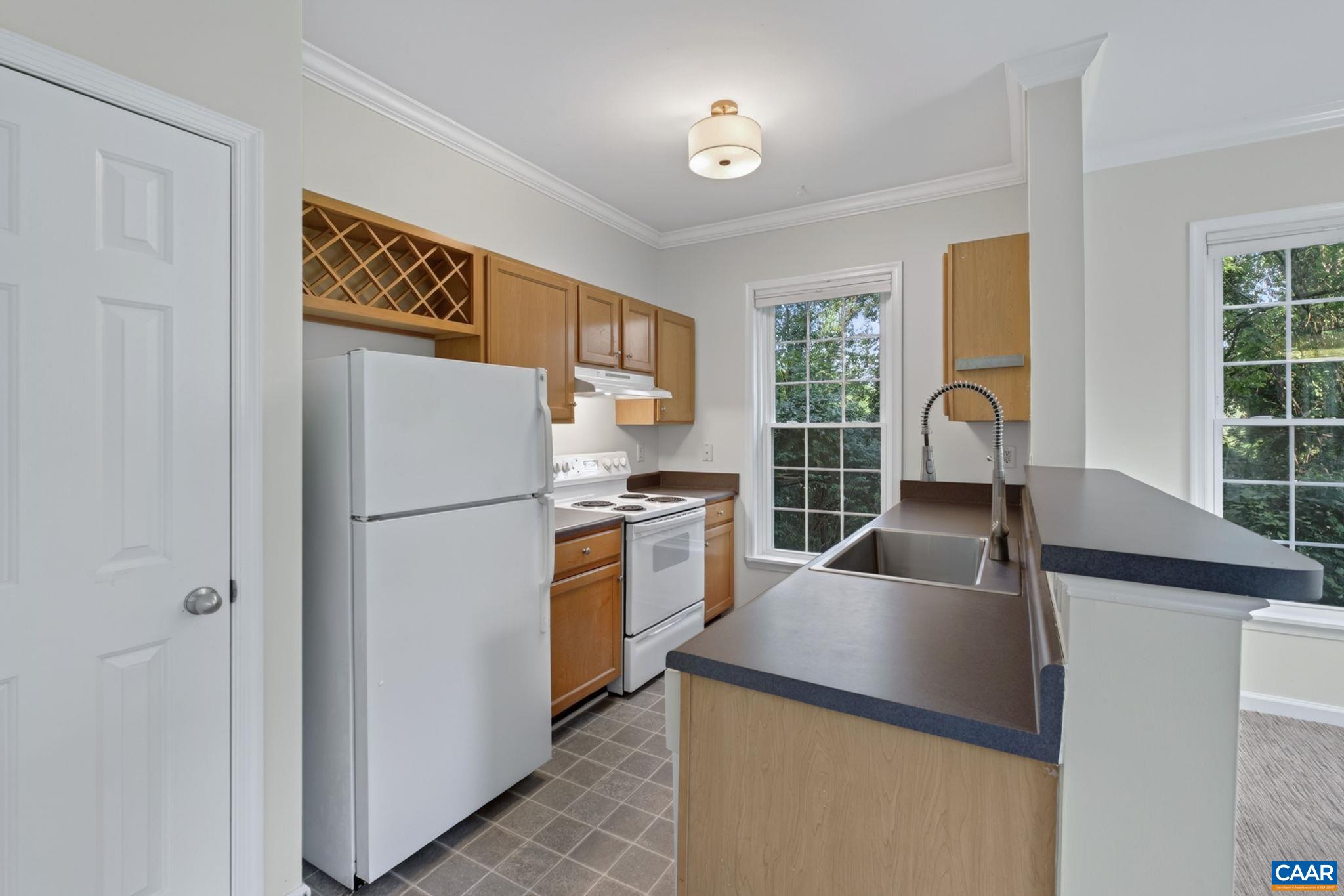 270 RIVERBEND DR Unit: 1 C