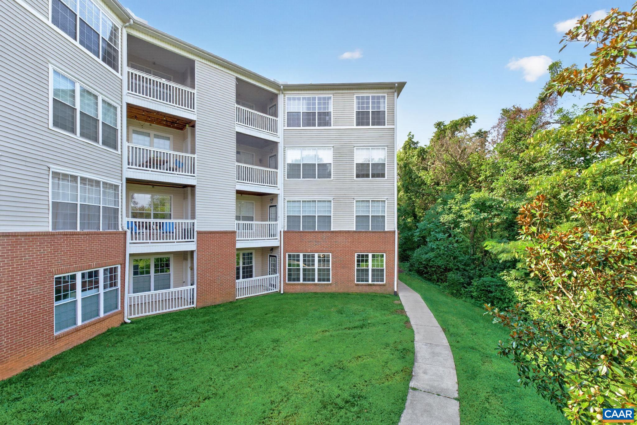 270 RIVERBEND DR Unit: 1 C