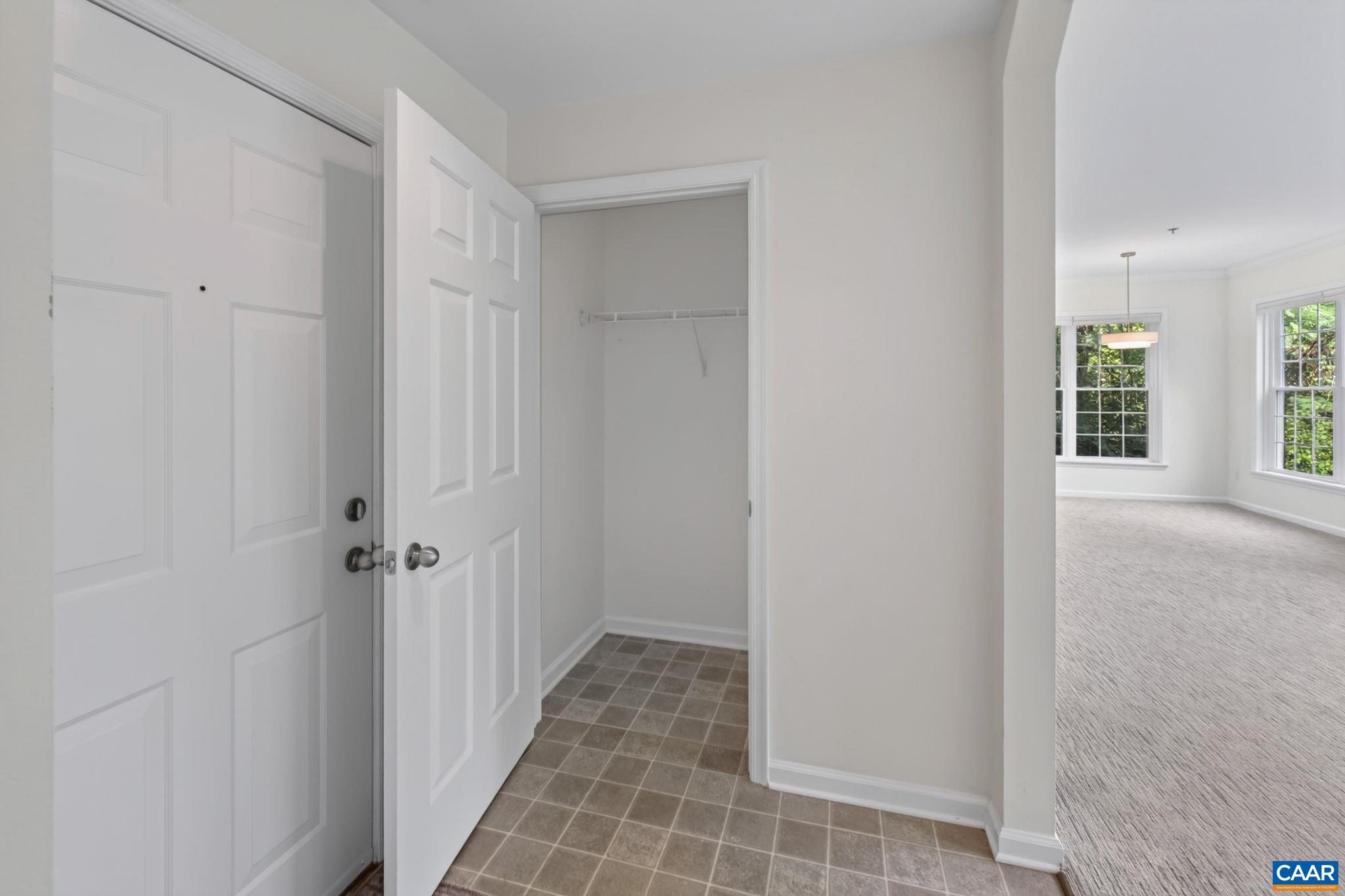 270 RIVERBEND DR Unit: 1 C