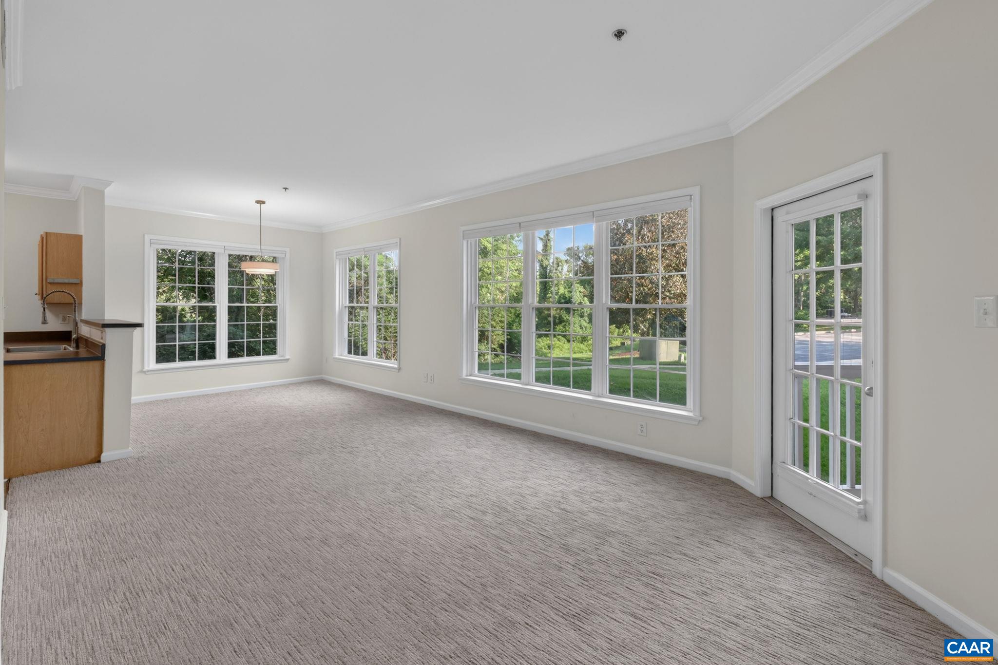 270 RIVERBEND DR Unit: 1 C