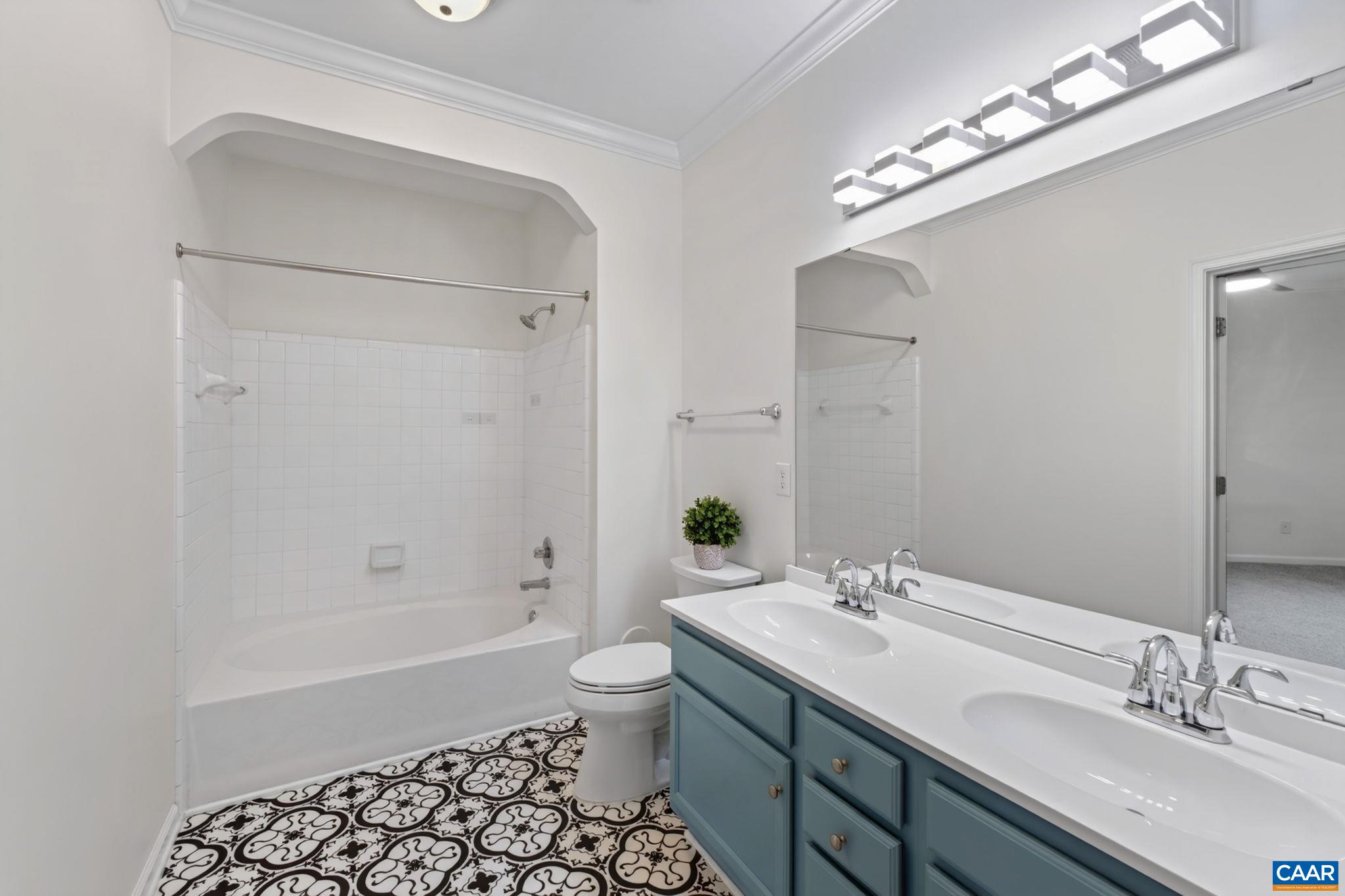 270 RIVERBEND DR Unit: 1 C