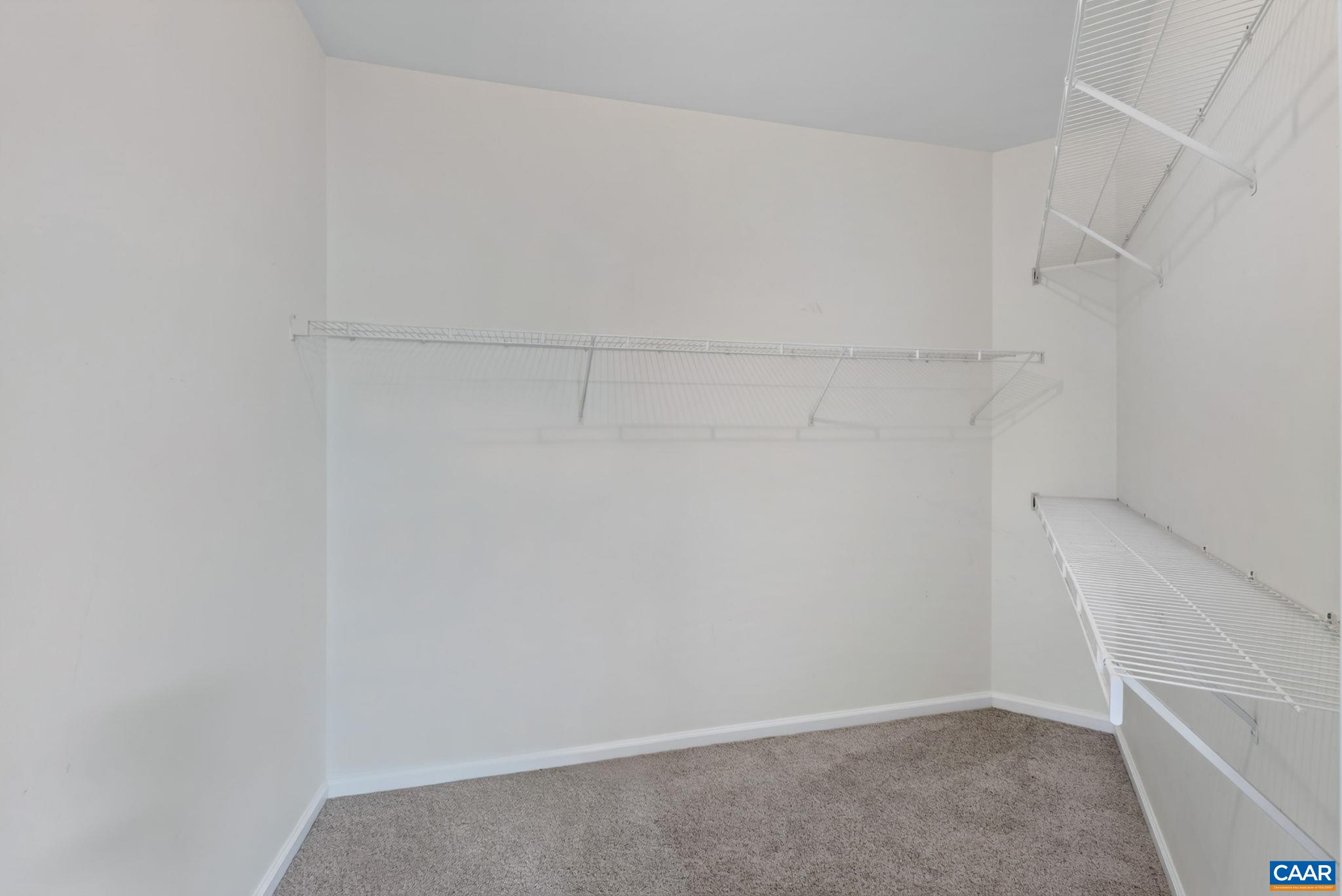 270 RIVERBEND DR Unit: 1 C