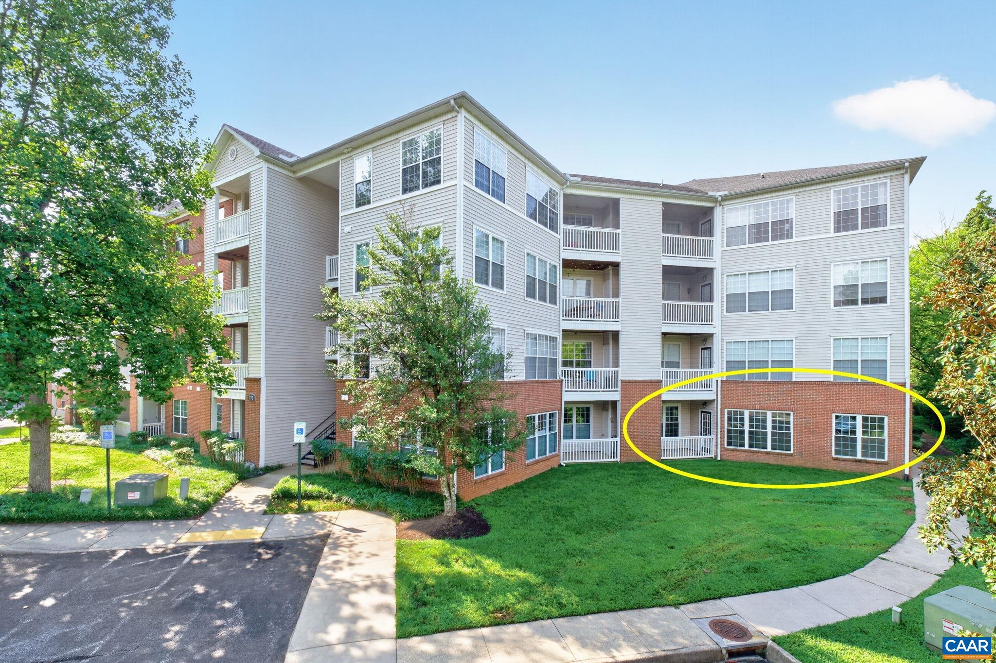 270 RIVERBEND DR Unit: 1 C