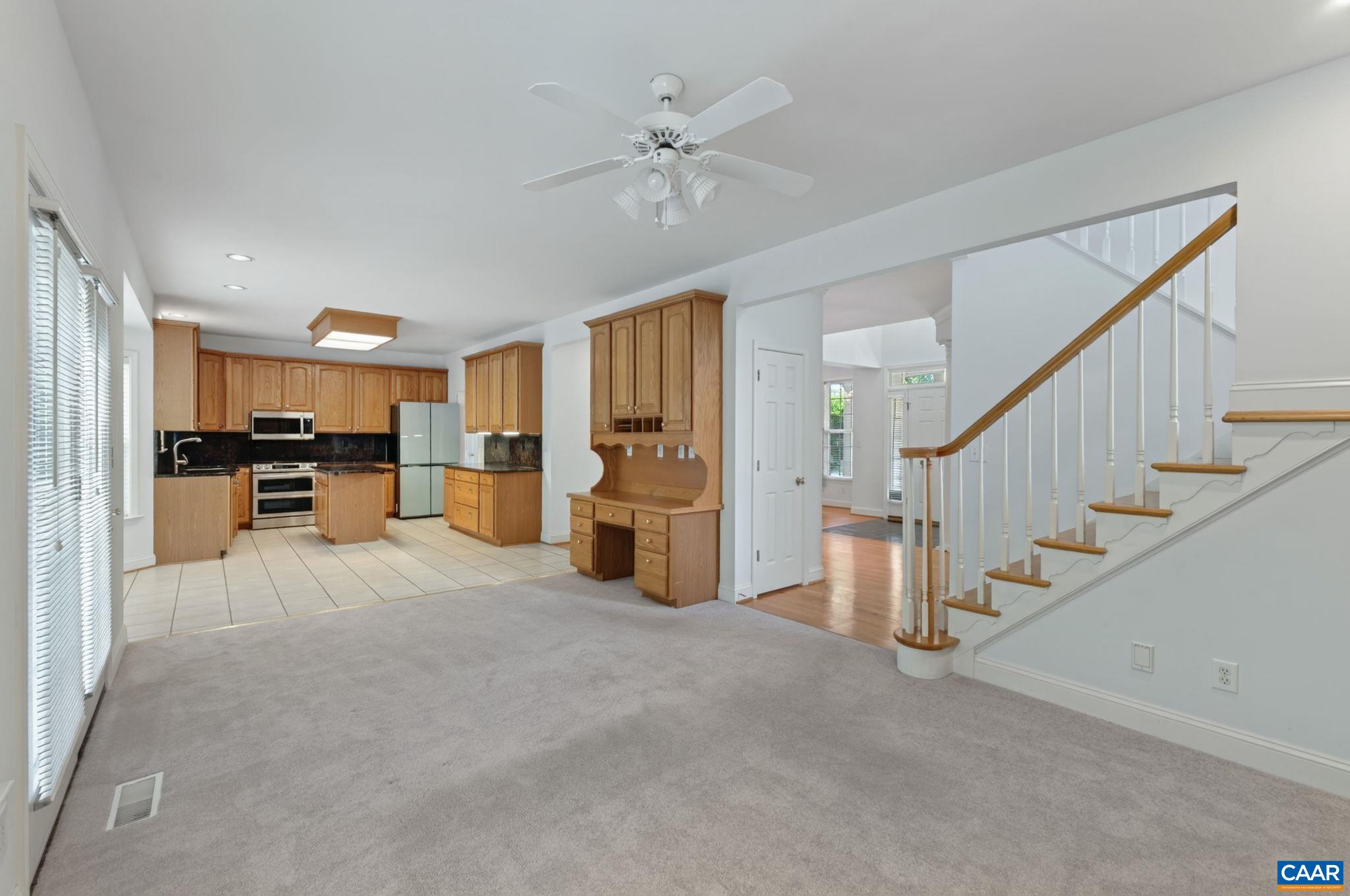935 CHARTER OAKS DR