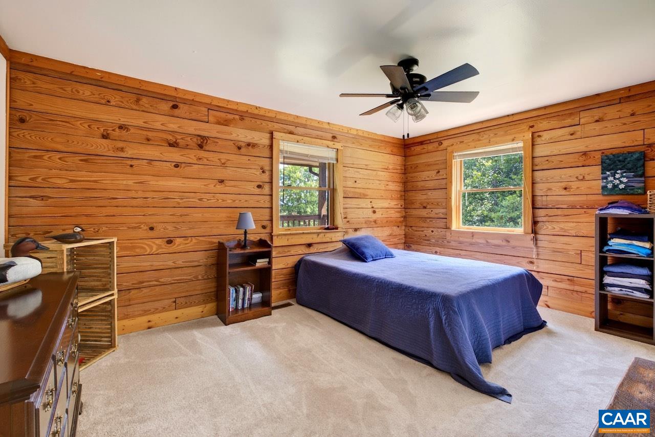 85 LOG MILL LN