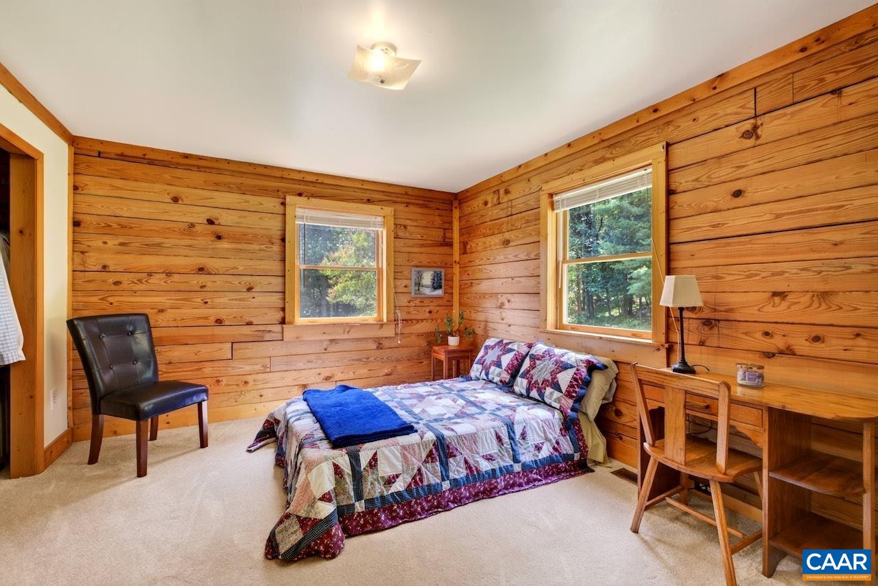 85 LOG MILL LN