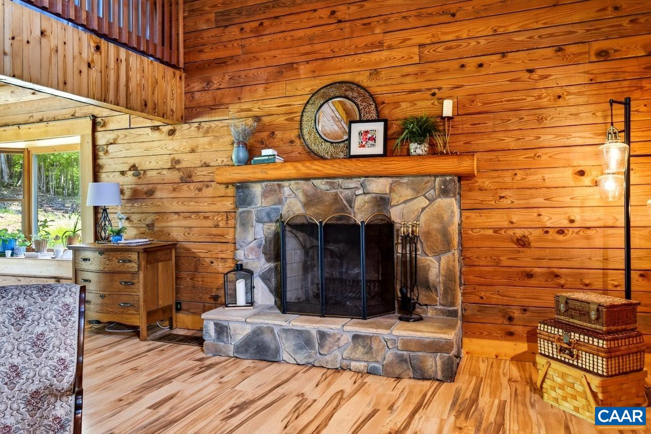 85 LOG MILL LN