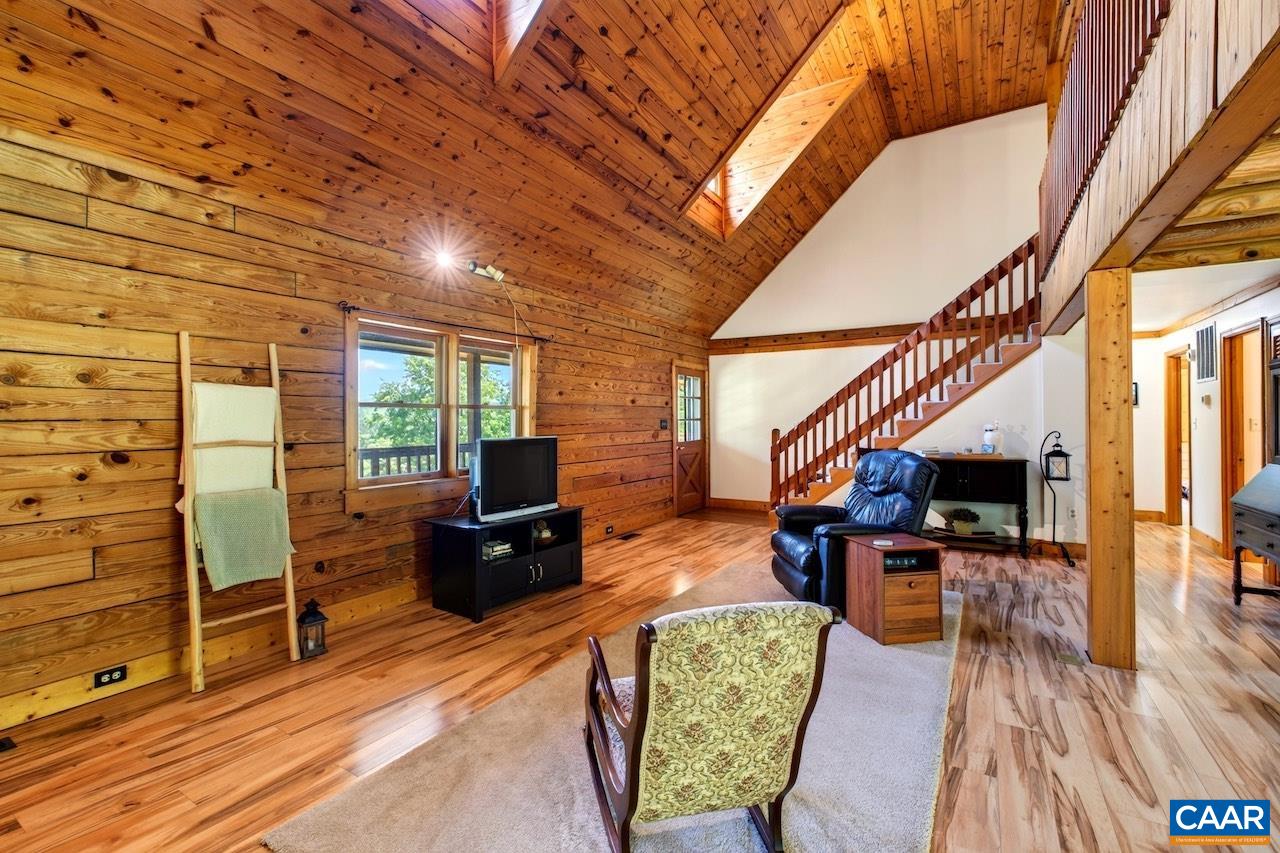 85 LOG MILL LN