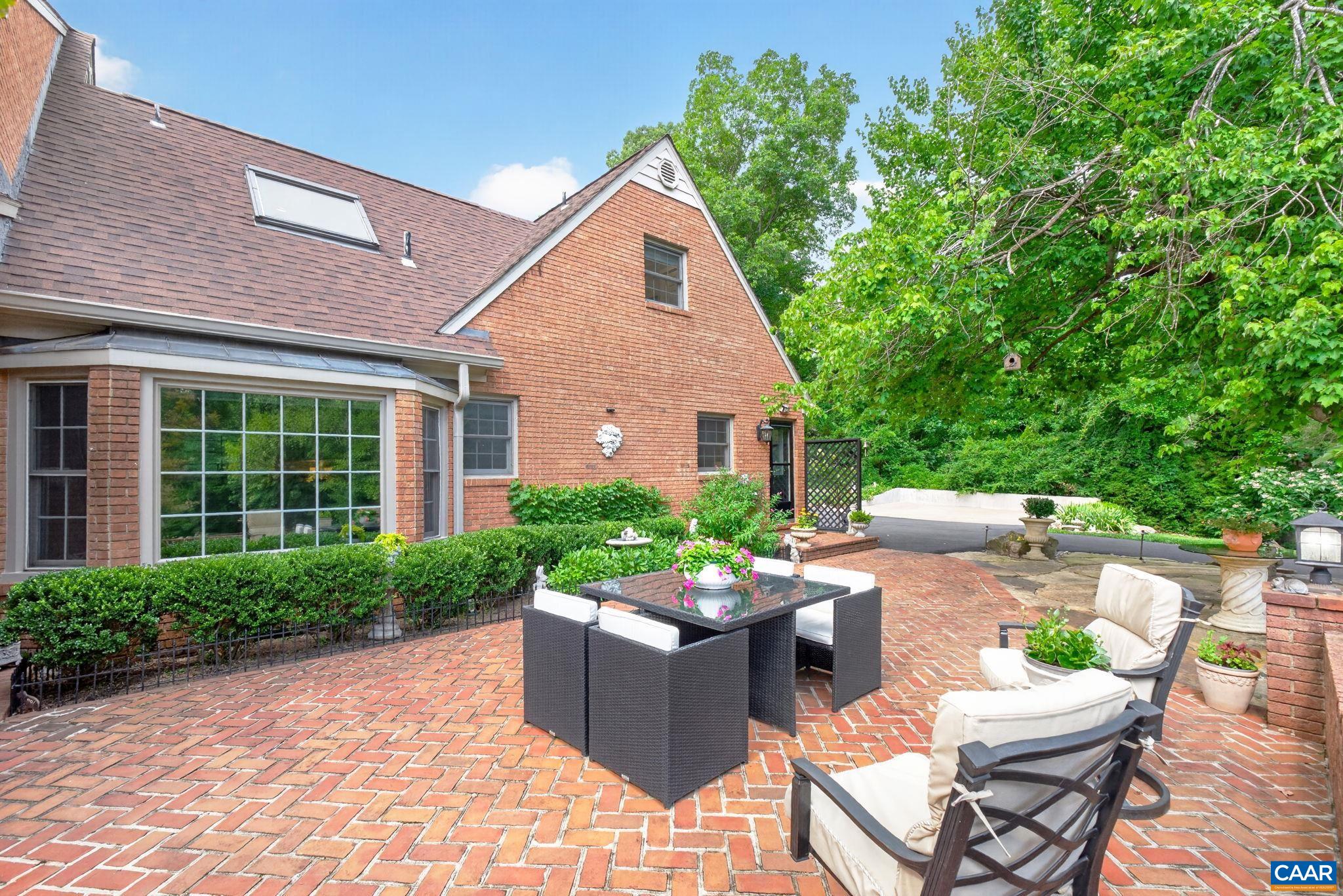 155 IVY RIDGE RD