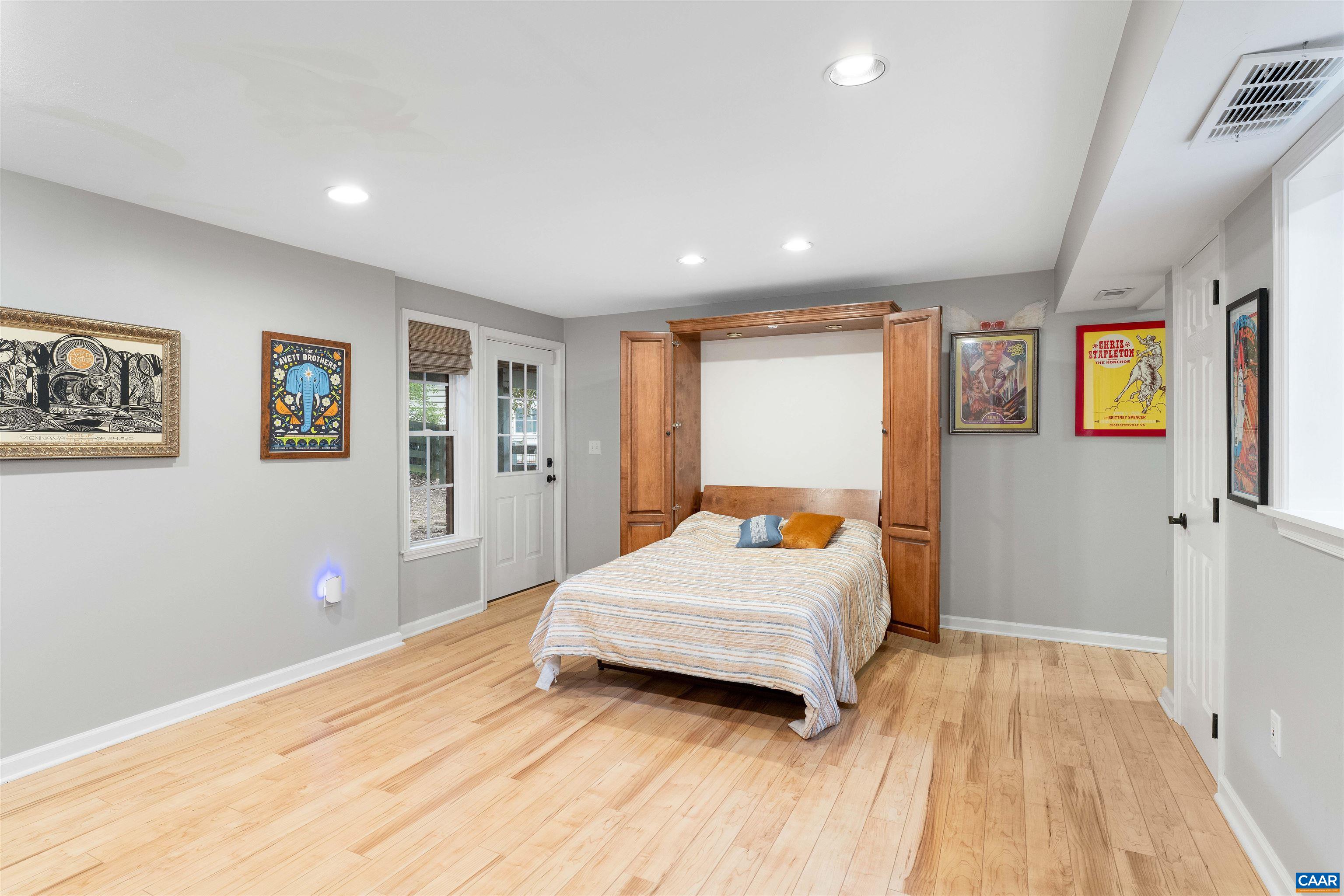 2174 LORING CIR