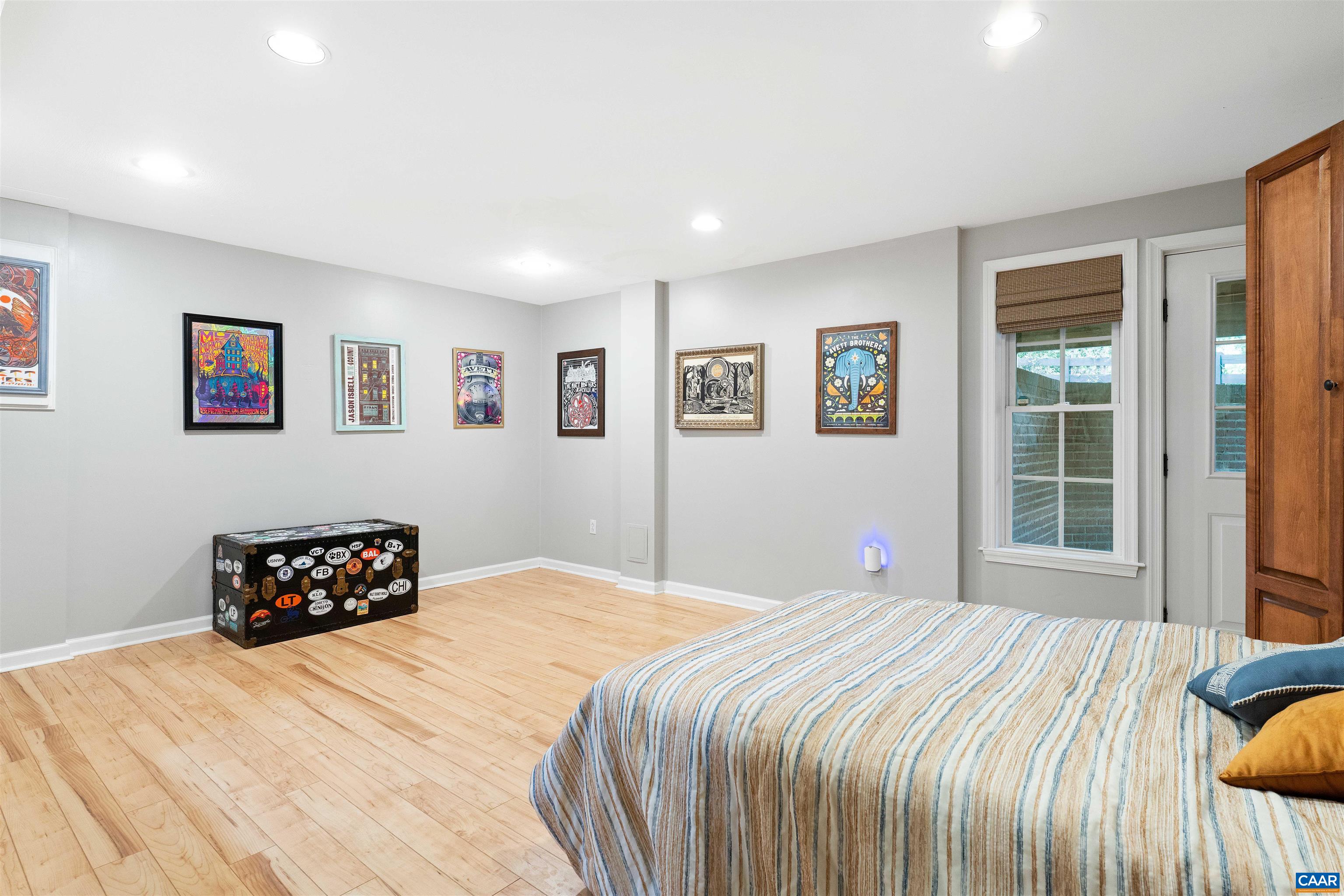 2174 LORING CIR