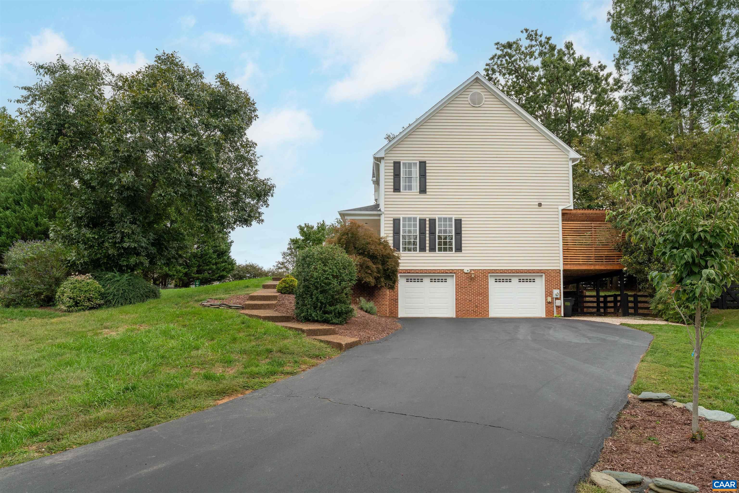 2174 LORING CIR