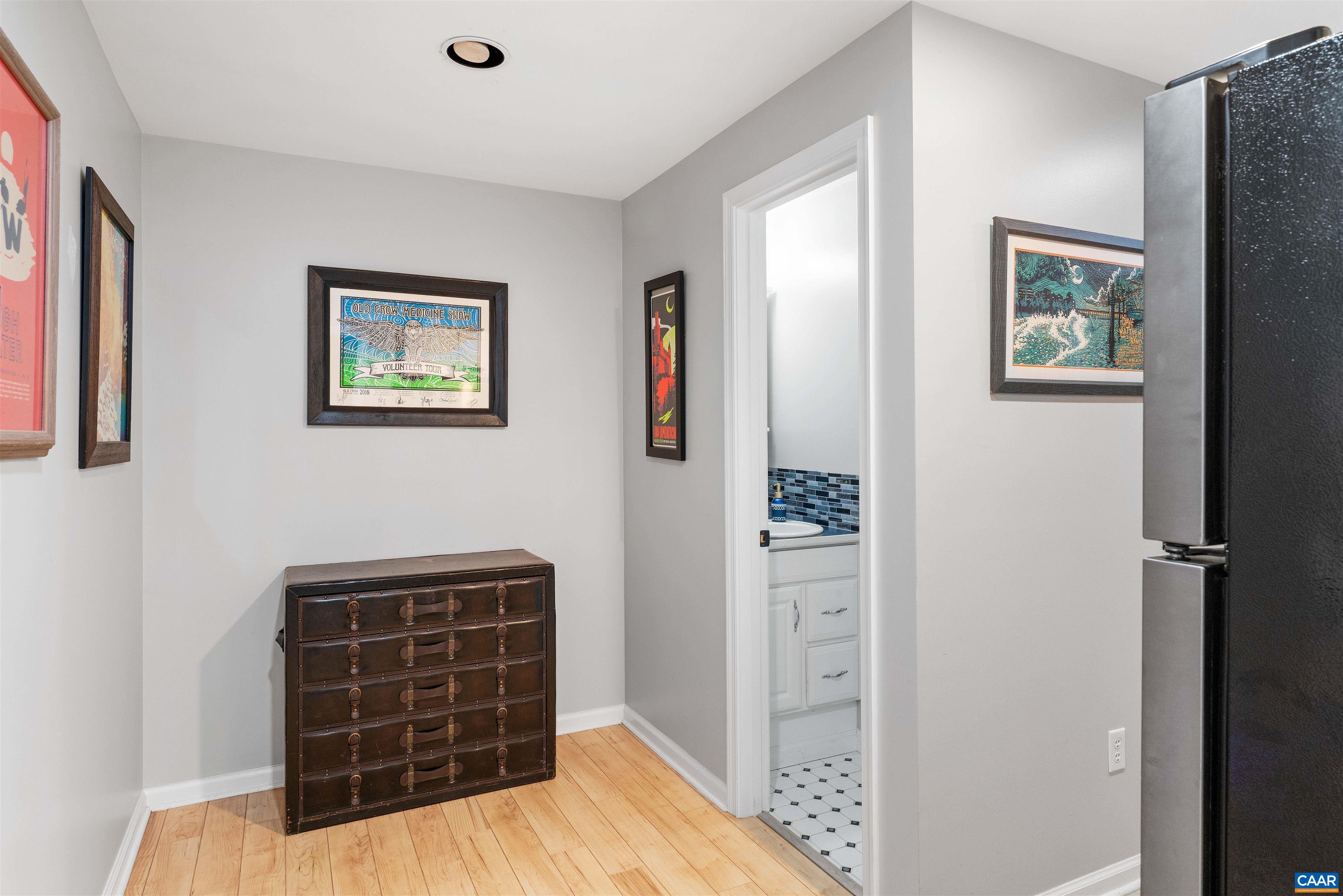 2174 LORING CIR