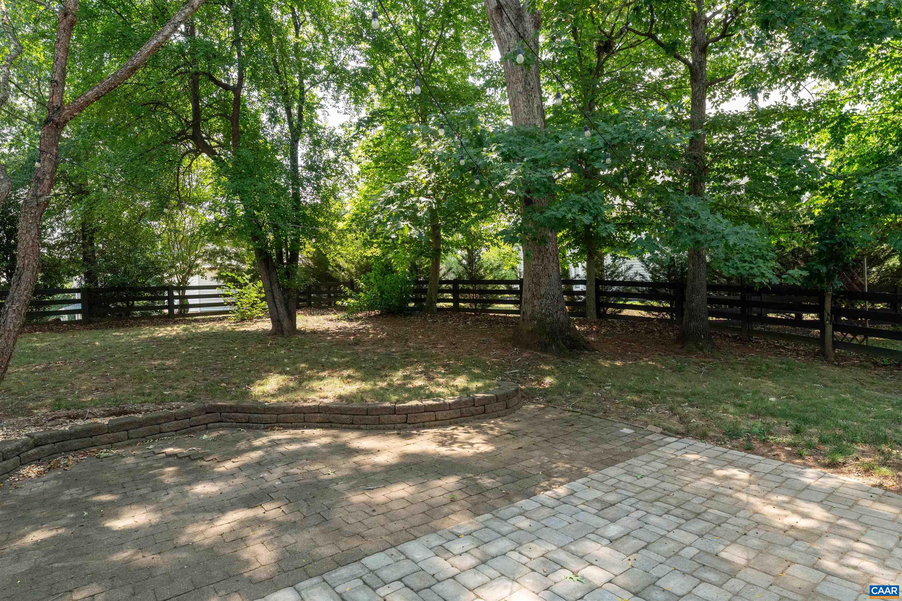 2174 LORING CIR