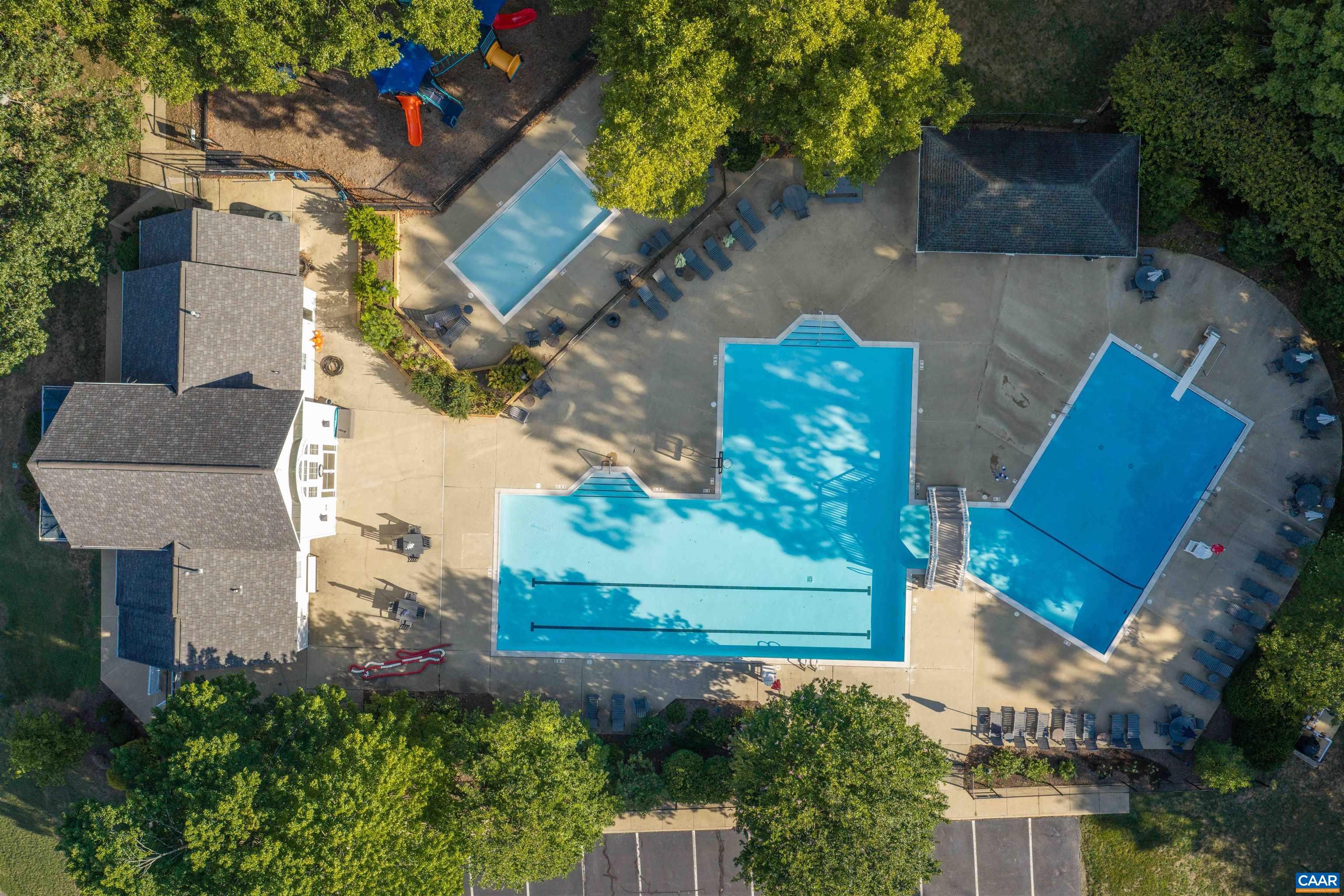 2174 LORING CIR