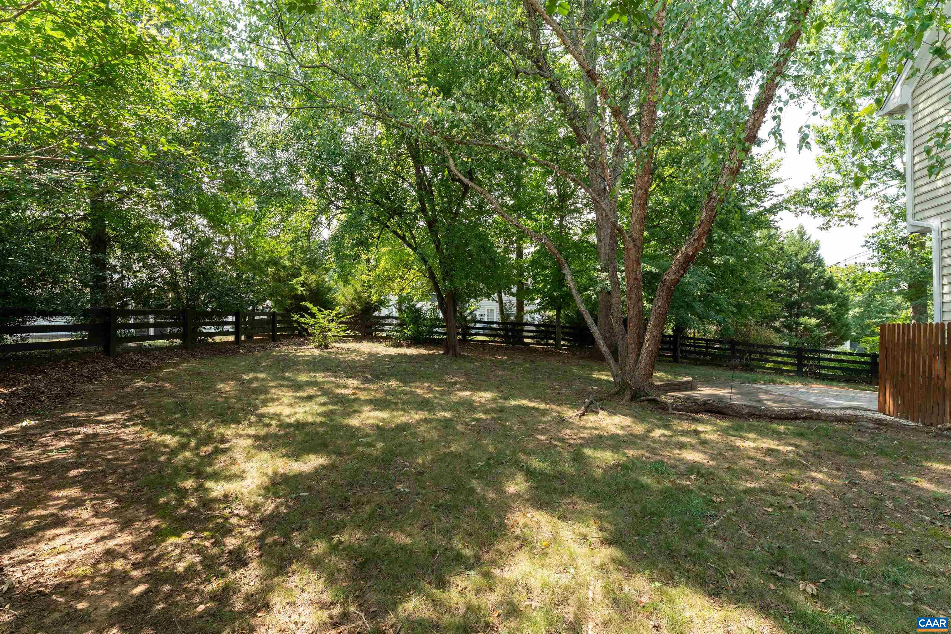 2174 LORING CIR