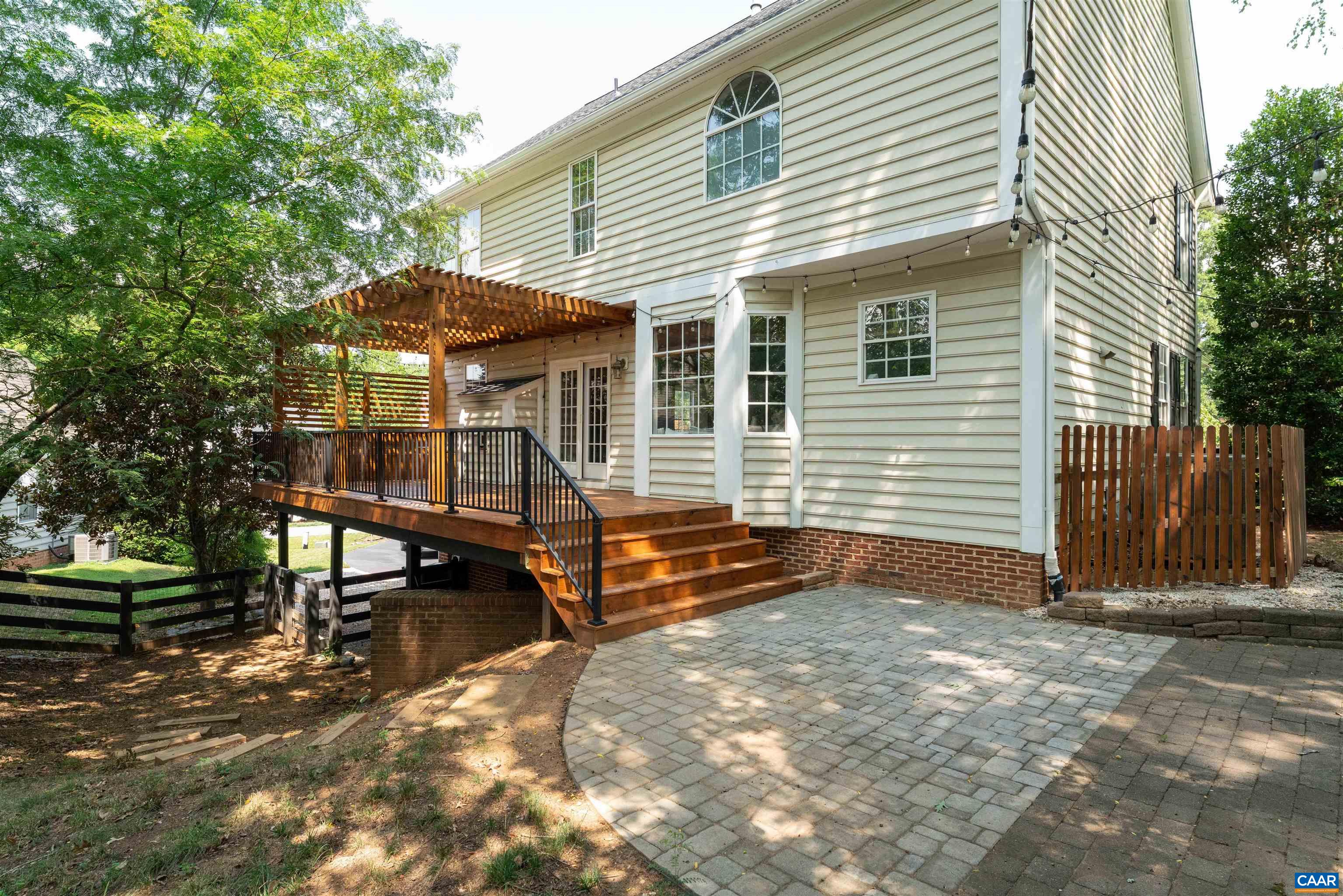 2174 LORING CIR